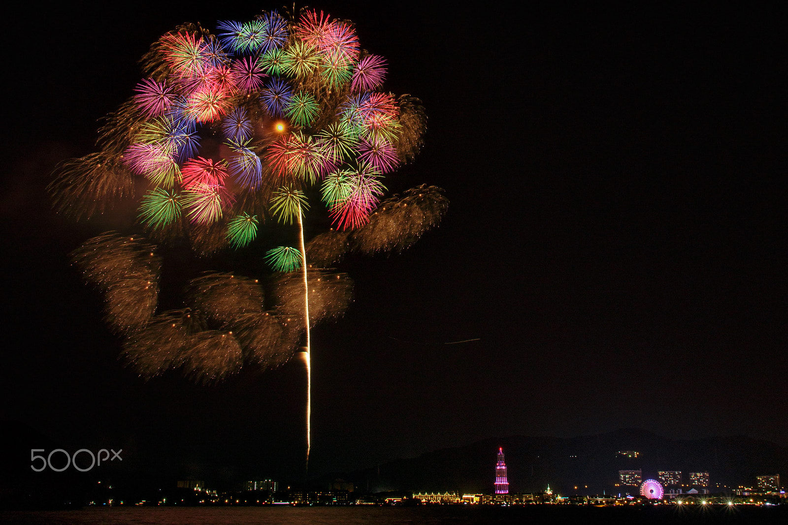 Canon EOS 100D (EOS Rebel SL1 / EOS Kiss X7) sample photo. Fireworks in japan 4 photography