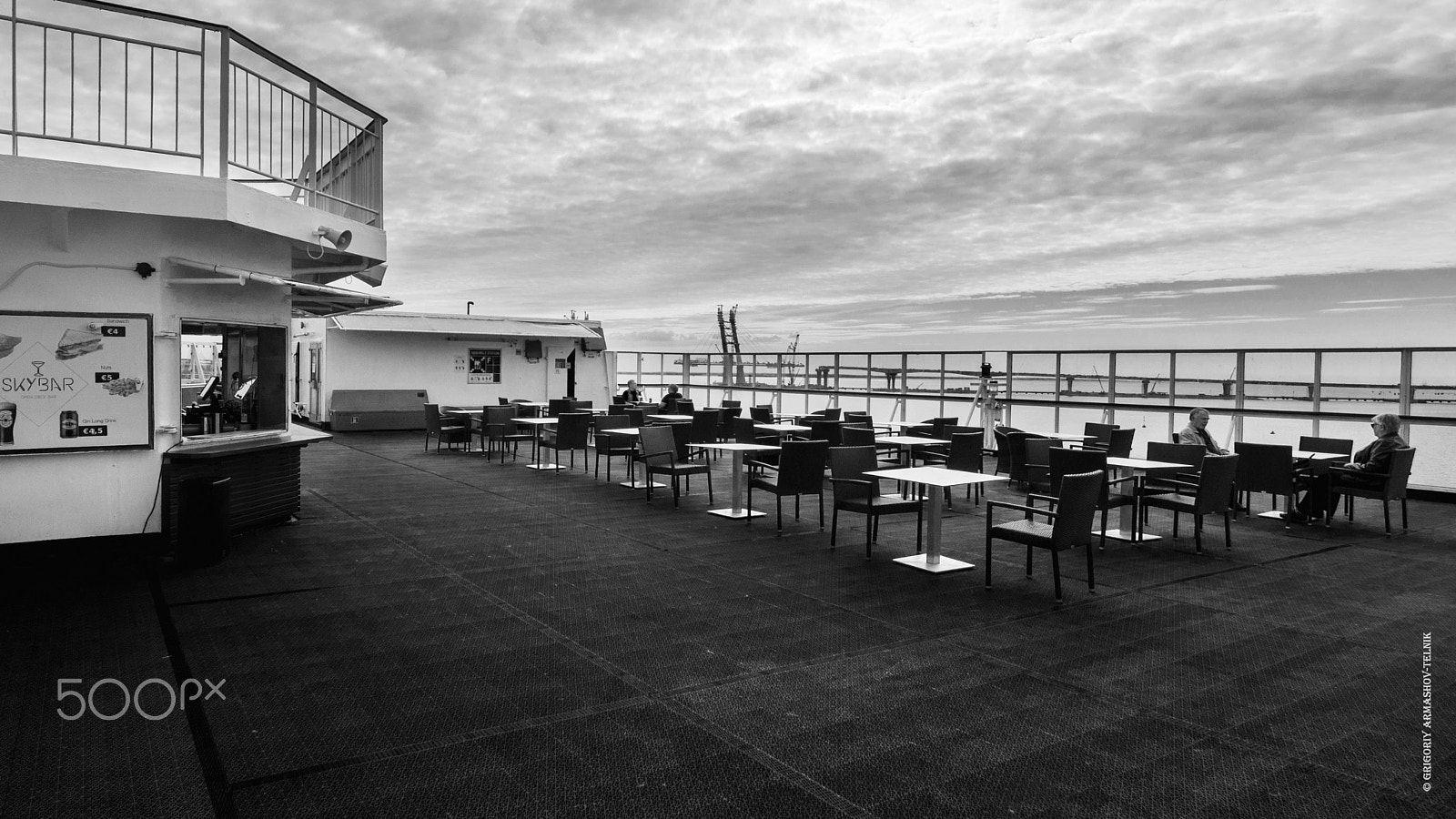Tokina AT-X Pro 11-16mm F2.8 DX sample photo. Cafe on the ferry photography