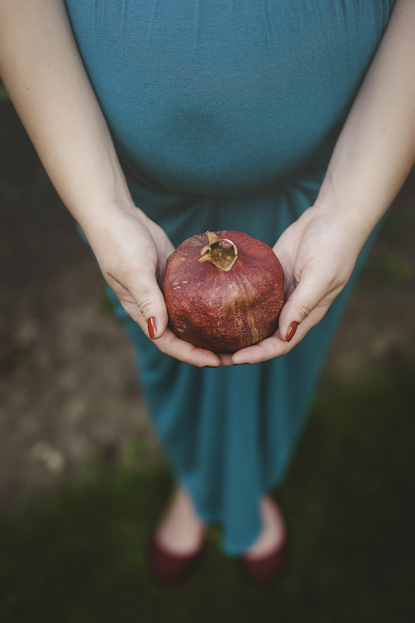 Nikon D700 + Sigma 50mm F1.4 DG HSM Art sample photo. Maternity photography