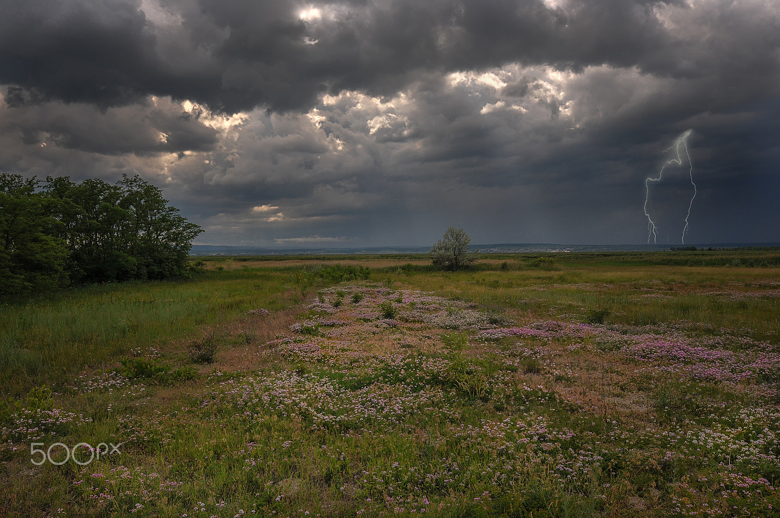Nikon AF-S Nikkor 16-35mm F4G ED VR sample photo. Thunderstorm photography