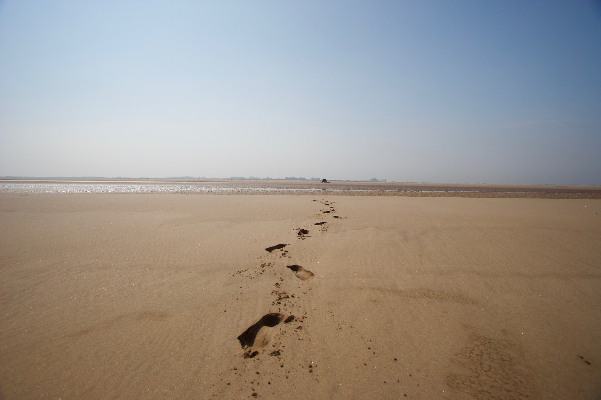 Canon EF 17-35mm f/2.8L sample photo. Foot steps.jpg photography