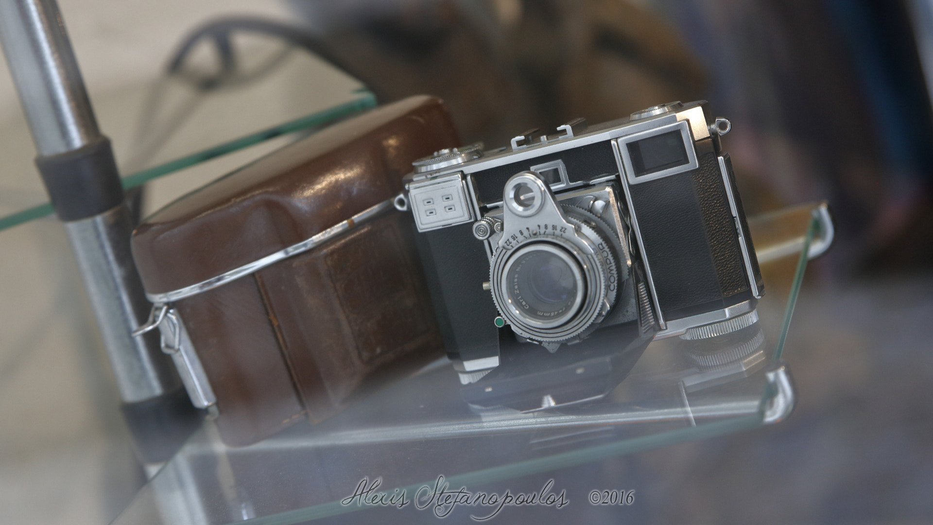 Canon EOS 5DS + Sigma 24-70mm F2.8 EX DG Macro sample photo. Old camera photography