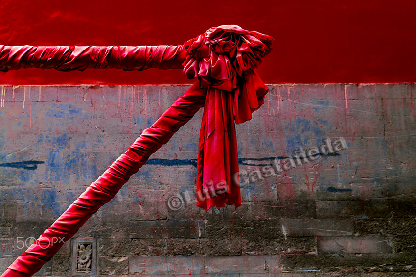 Pentax K-7 sample photo. Red drapery. dongyue miao. (dongyue temple) photography