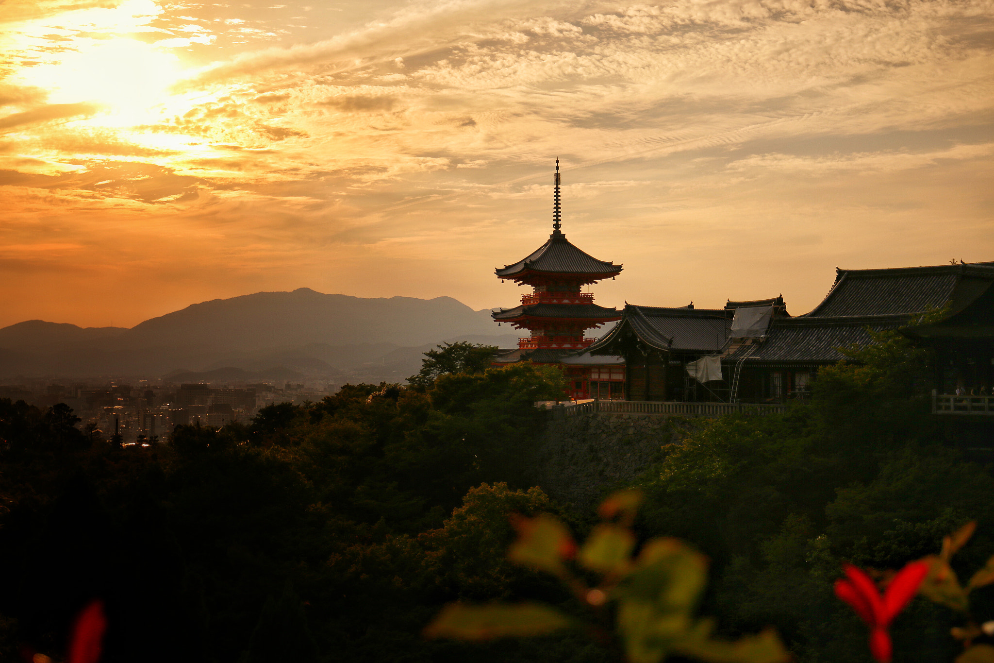 Canon EF 16-35mm F4L IS USM sample photo. Kiyomizudera photography