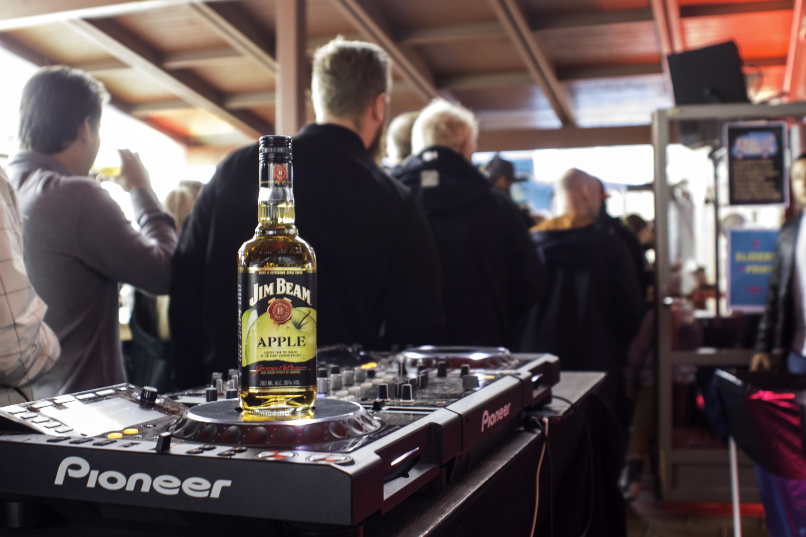 AF Zoom-Nikkor 28-85mm f/3.5-4.5 sample photo. Jim beam apple. photography