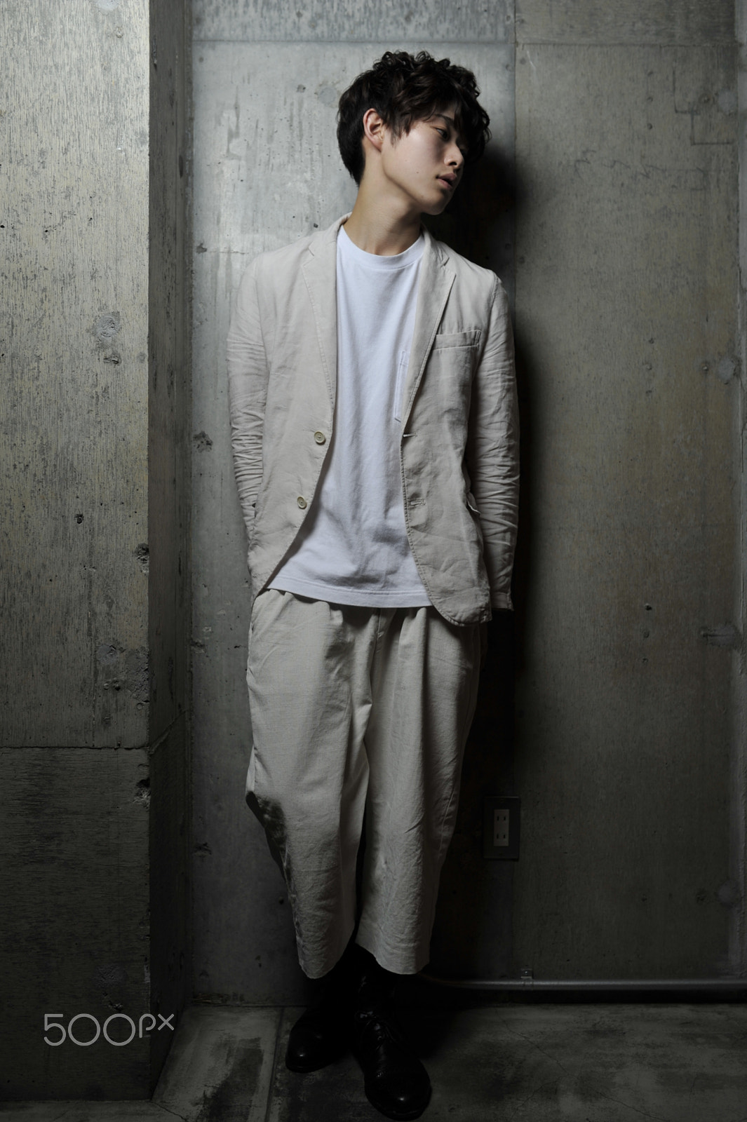 Nikon D3S + Sigma 35mm F1.4 DG HSM Art sample photo. Linen setup suit photography