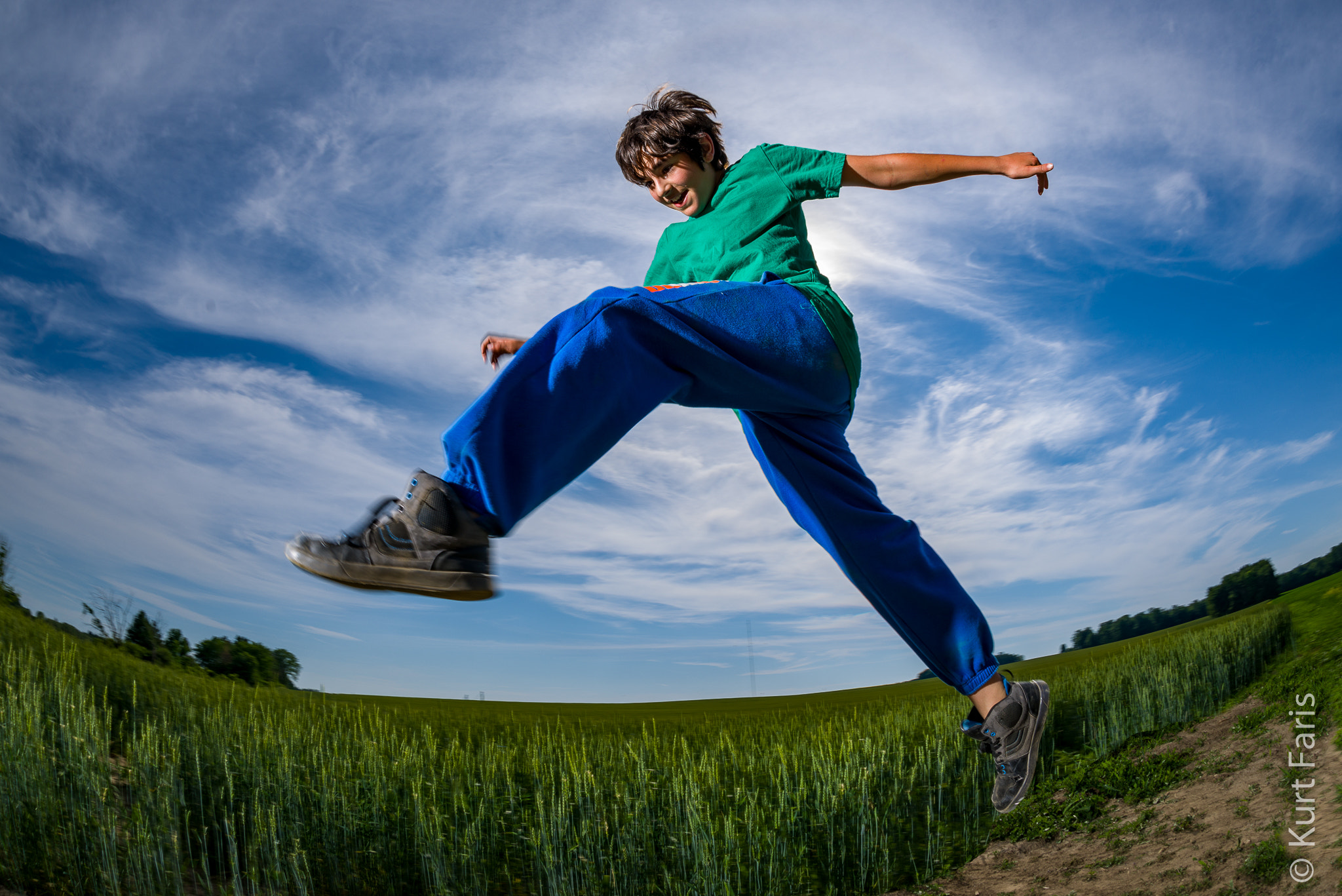 Nikon D800 + Sigma 15mm F2.8 EX DG Diagonal Fisheye sample photo. Taking long strides photography