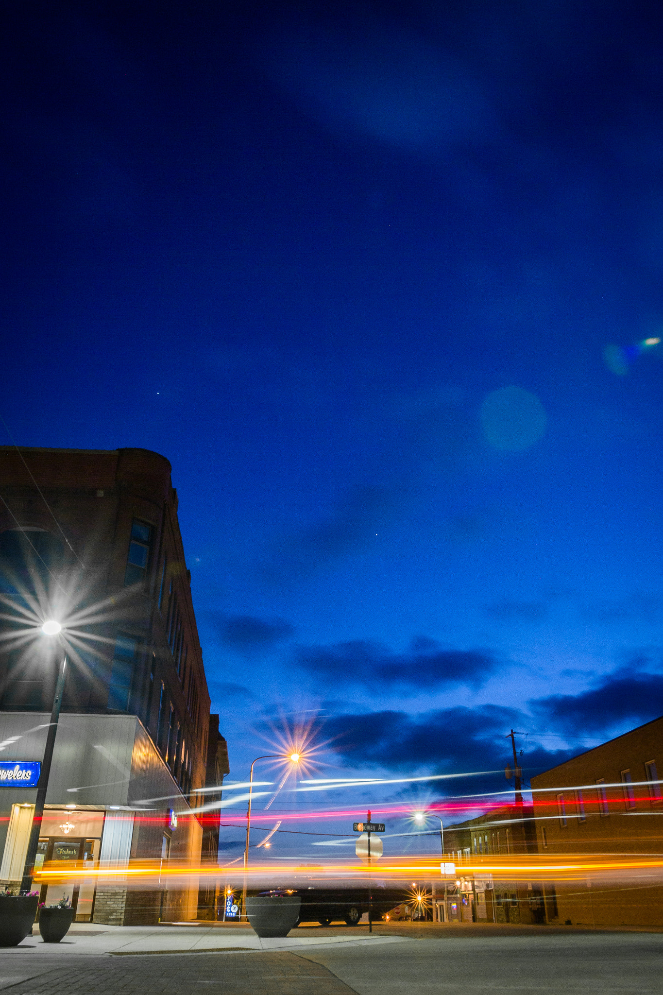 Nikon D3100 + Sigma 18-35mm F1.8 DC HSM Art sample photo. Downtown albert lea photography