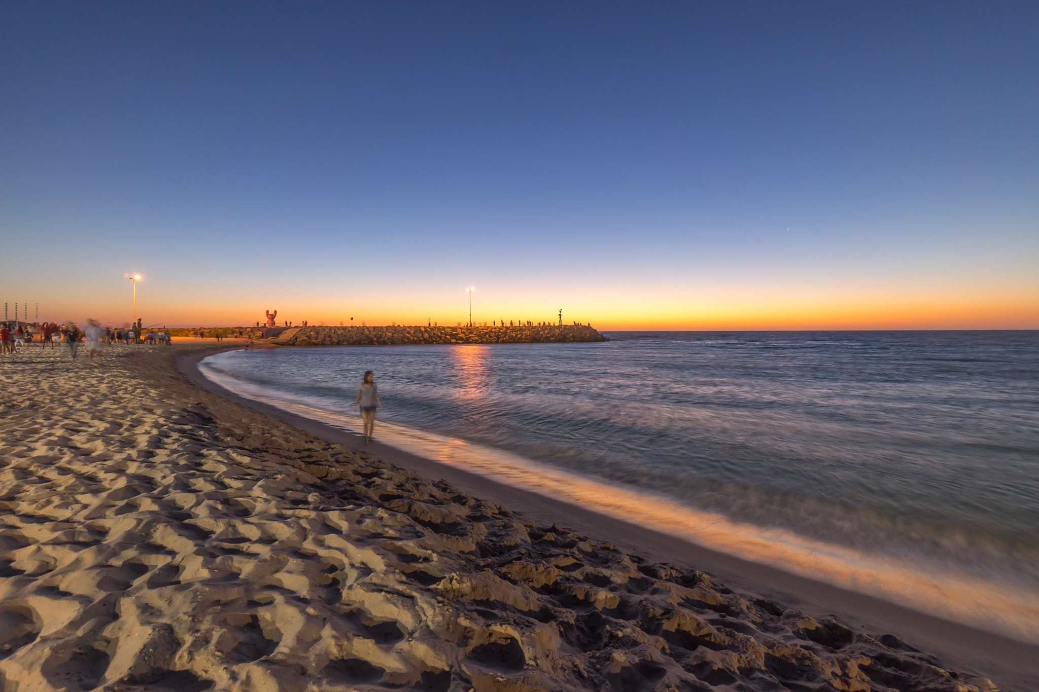 Sony a7 + Sony E 10-18mm F4 OSS sample photo. Sunset at cottesloe beach, perth, western australi photography