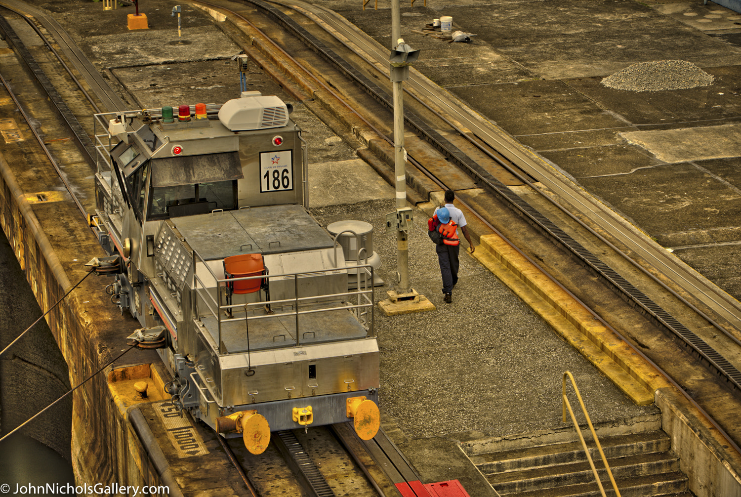 Sony a7R + Canon EF 70-200mm F2.8L IS USM sample photo. Panama canal cruise nov dec photography