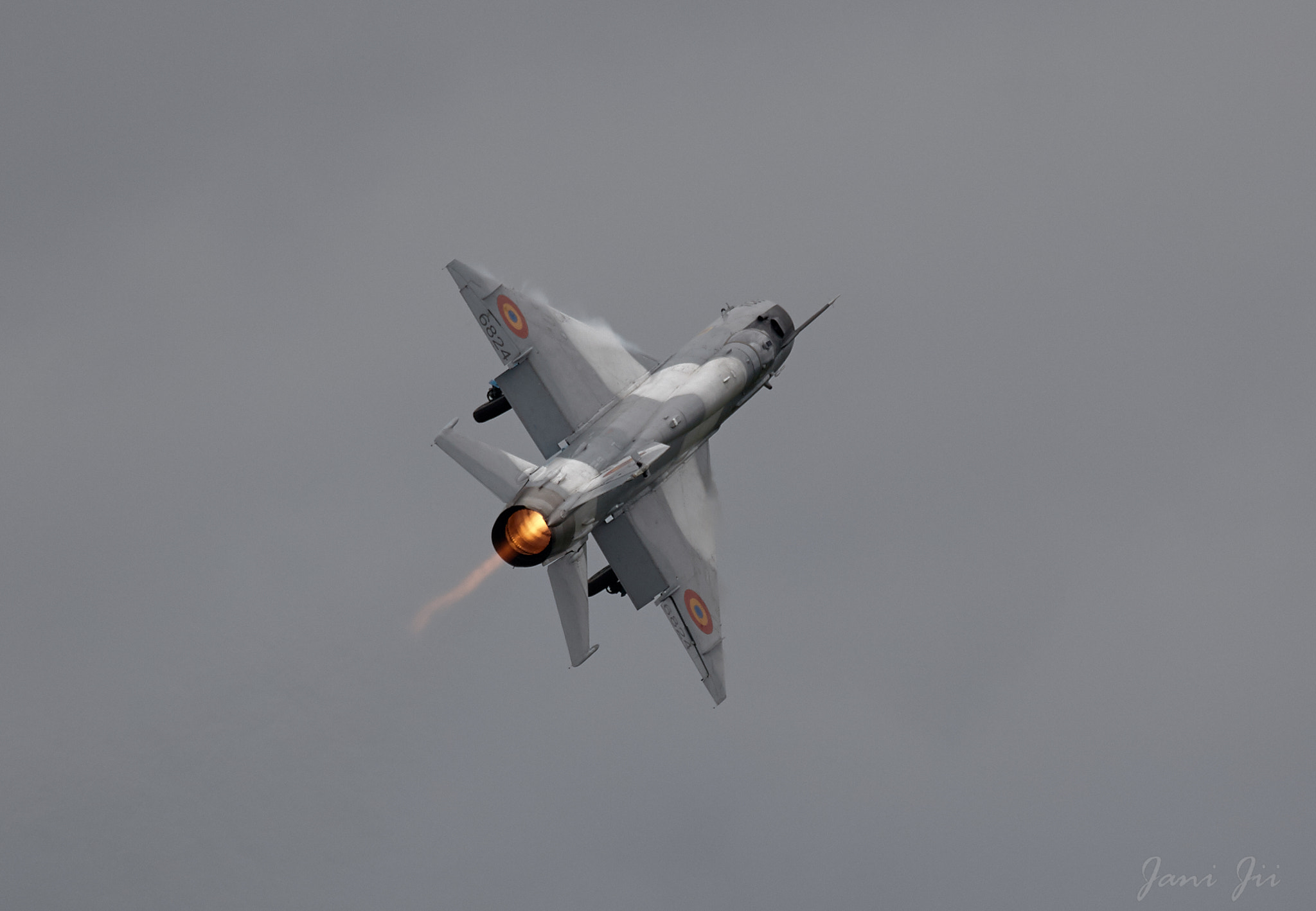 Canon EOS-1D Mark III sample photo. Mig 21f after take off photography