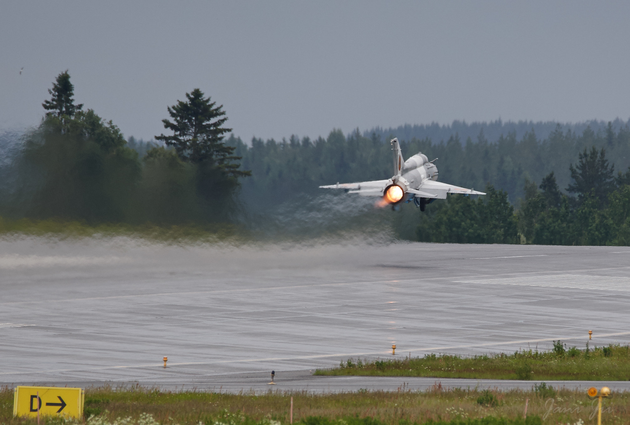 Canon EOS-1D Mark III sample photo. Mig 21f afterburner take-off photography