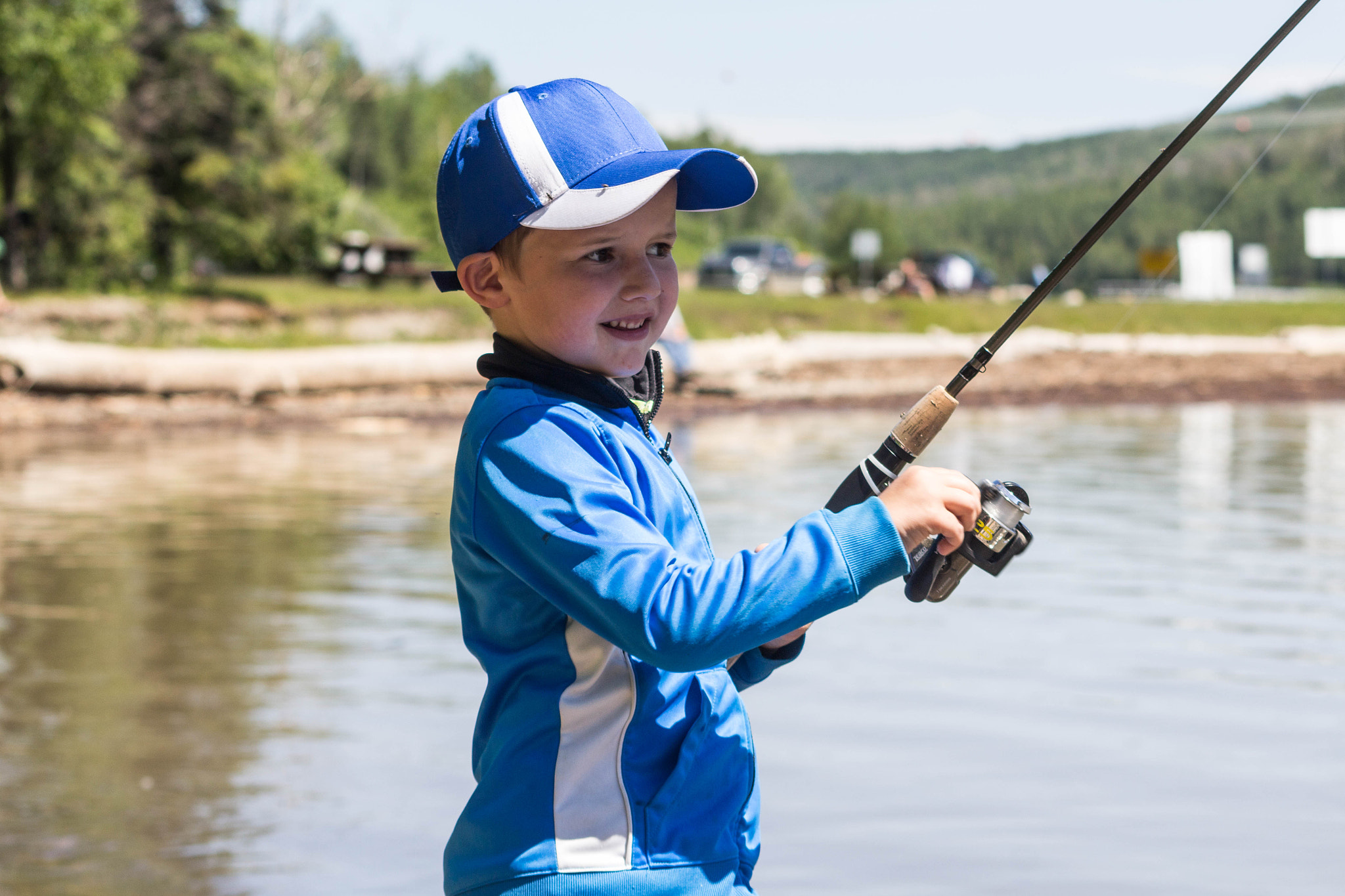 Sigma 70-300mm F4-5.6 APO DG Macro sample photo. Fishing photography