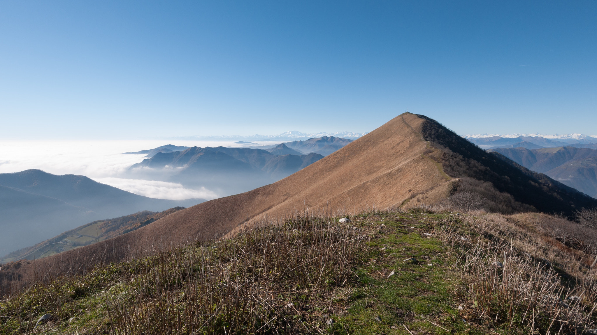 Panasonic Lumix DMC-GF1 + OLYMPUS M.9-18mm F4.0-5.6 sample photo. Monte san primo photography