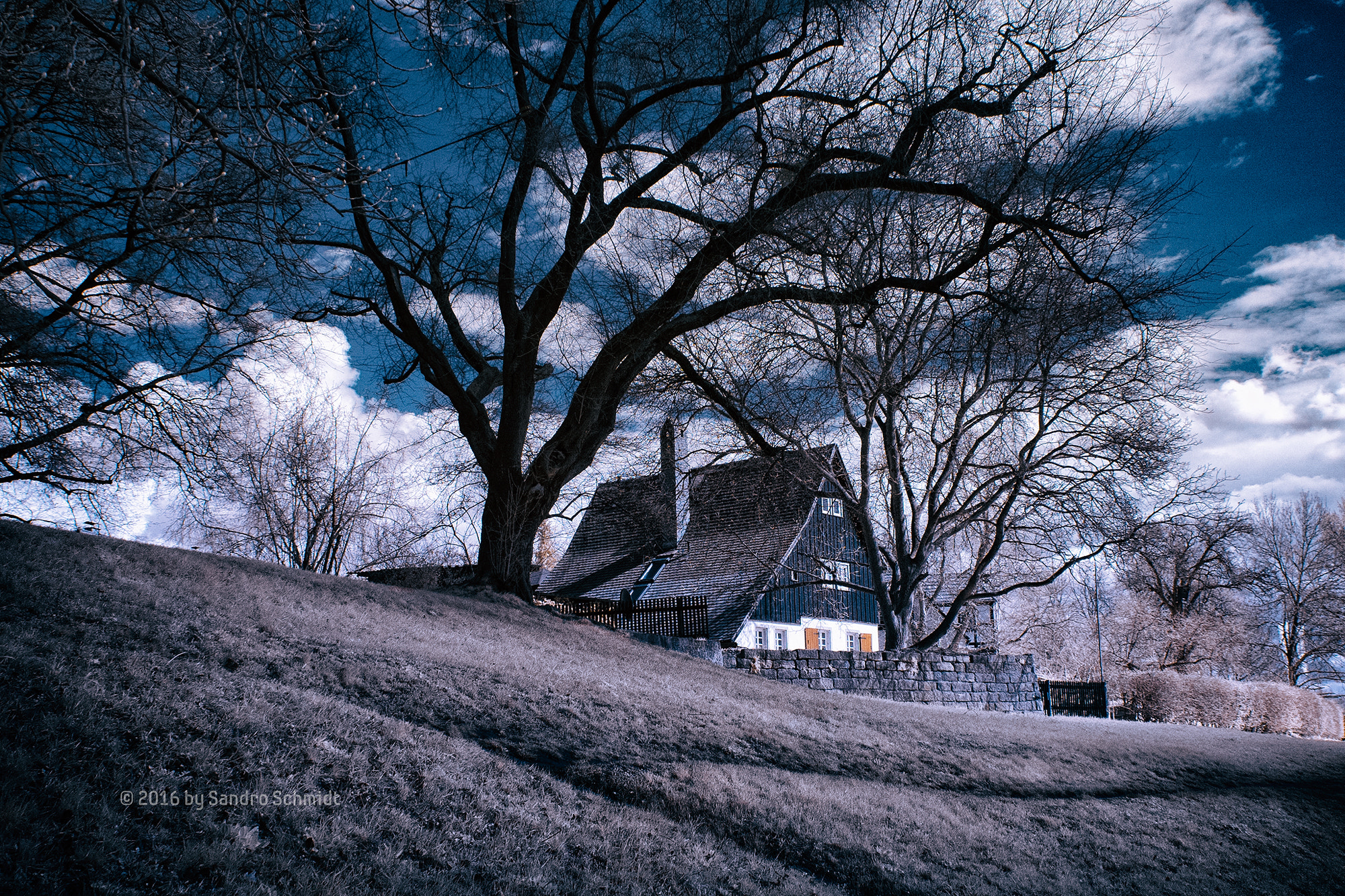 Nikon D70s sample photo. Cottage at dusk photography