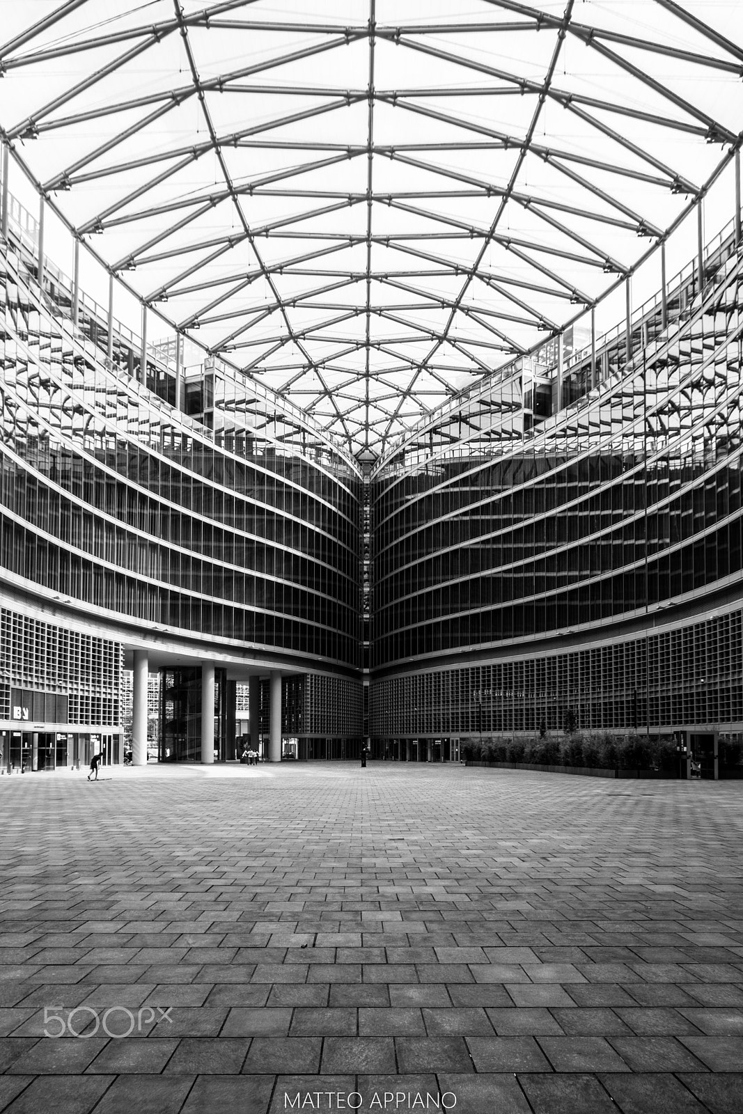 Pentax smc DA 18-55mm F3.5-5.6 AL WR sample photo. Inside palazzo lombardia photography