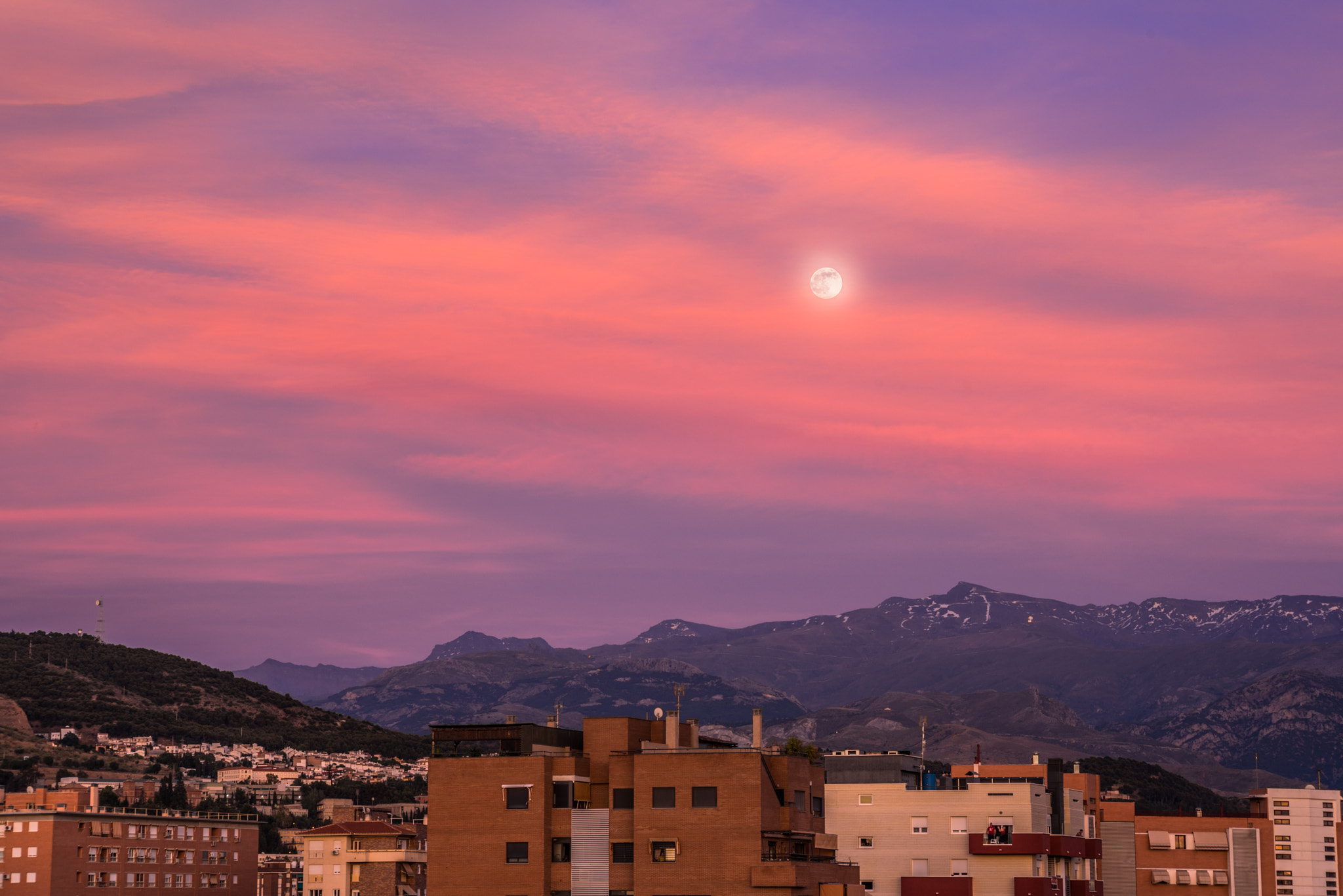 Sigma 70-300mm F4-5.6 APO DG Macro sample photo. Luna llena sobre sierra nevada, granada photography