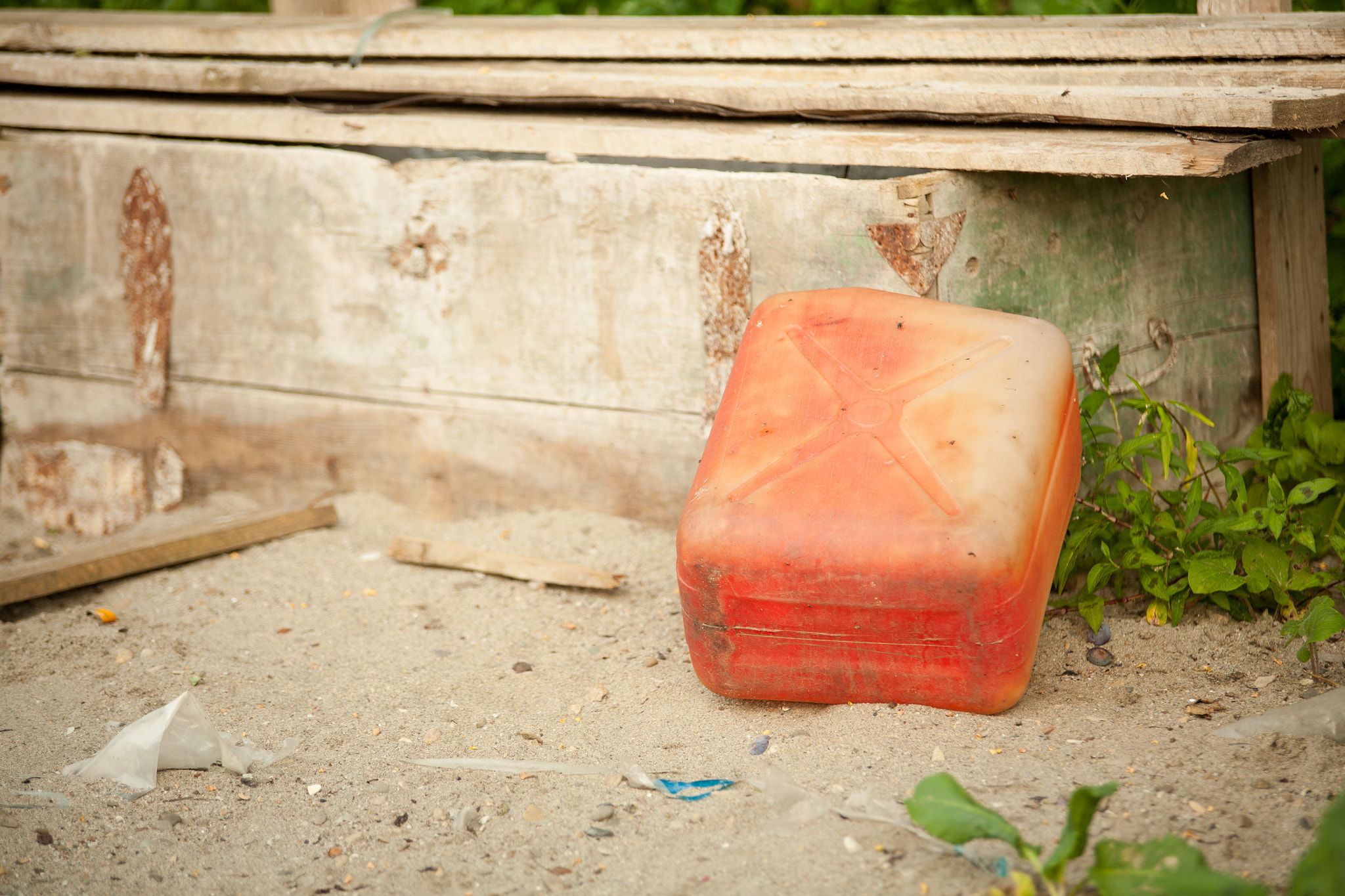 Canon EOS 5D sample photo. Canister of waste... photography