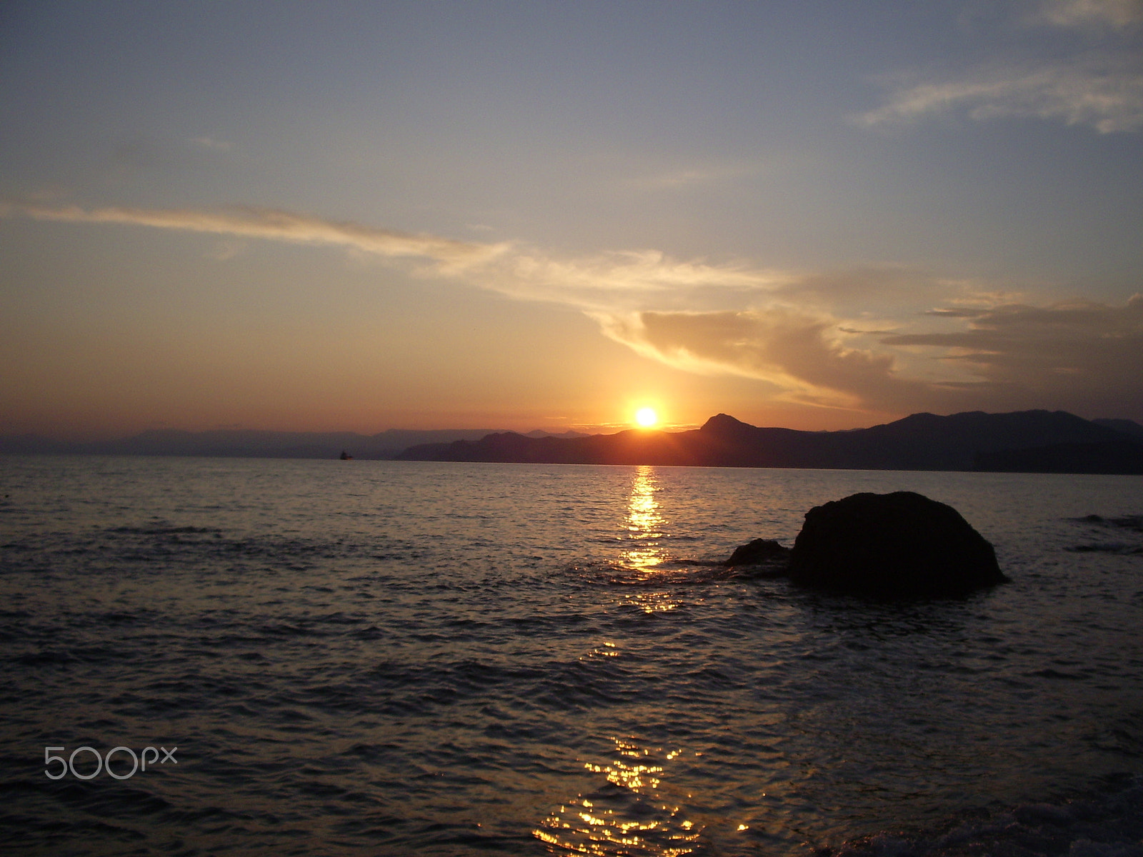 Pentax OPTIO S60 sample photo. Sunset on the beach photography