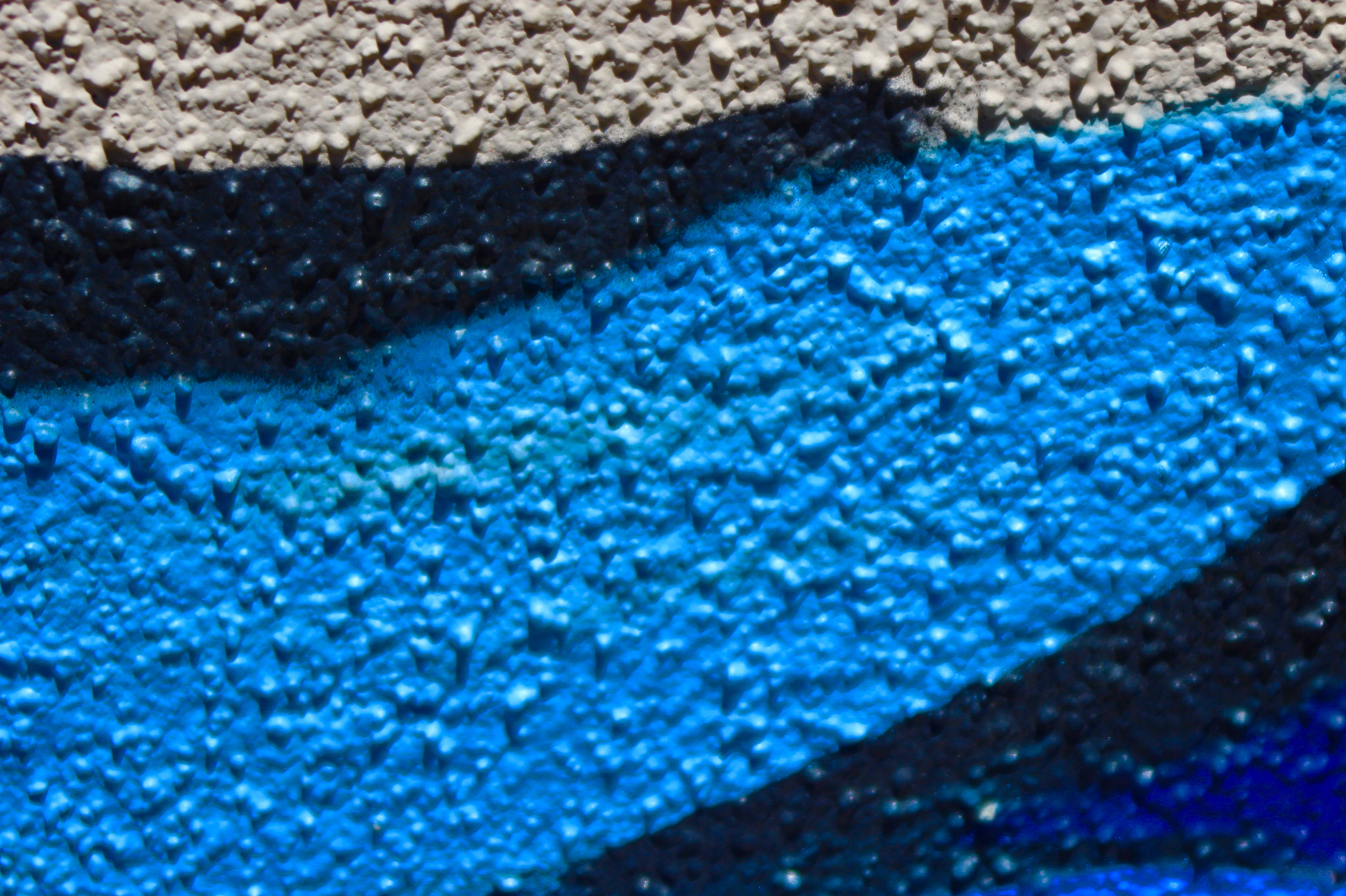 Canon EOS 600D (Rebel EOS T3i / EOS Kiss X5) + Sigma 28-80mm f/3.5-5.6 II Macro sample photo. Blue graffiti photography