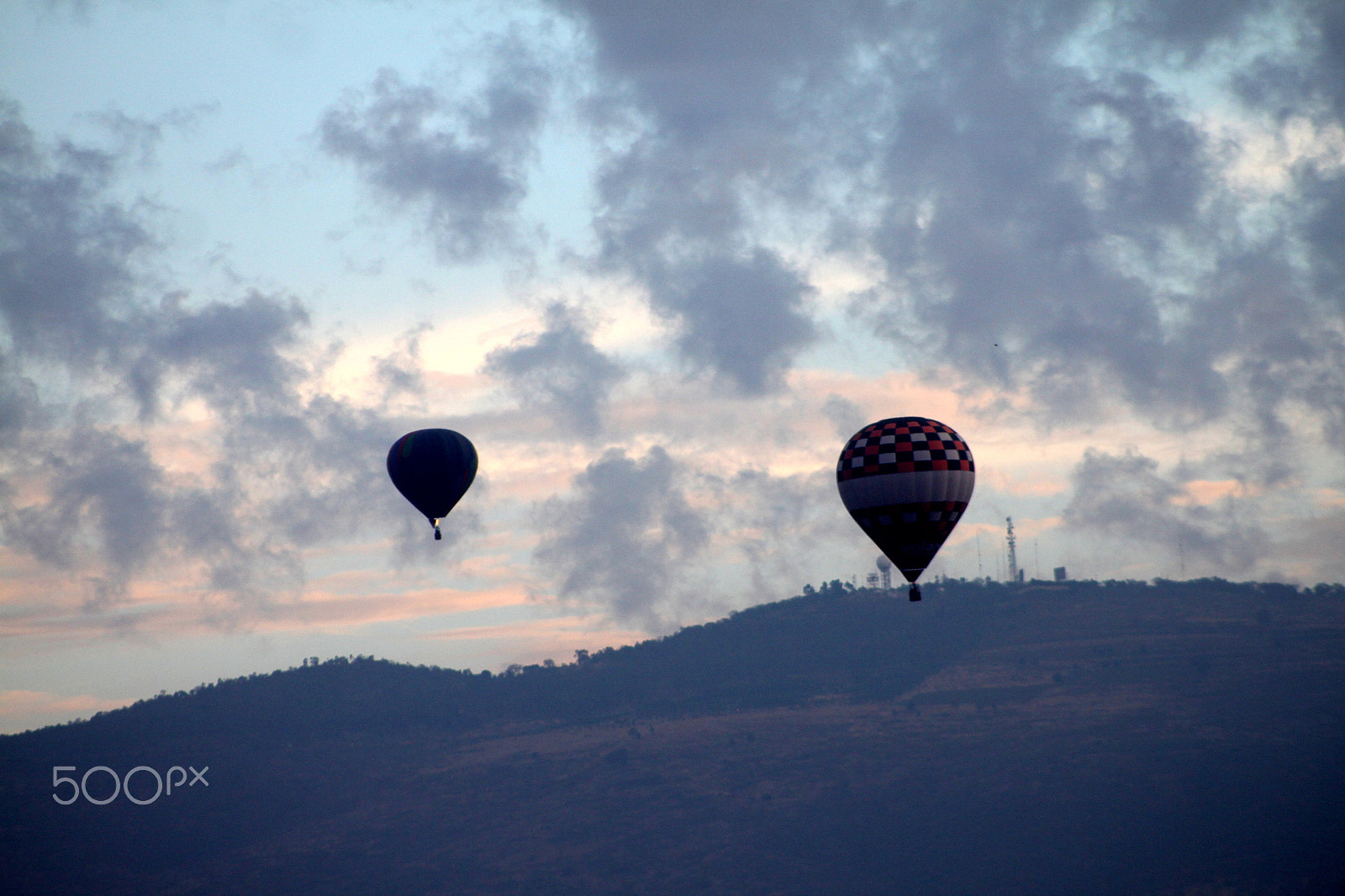 Canon EOS 500D (EOS Rebel T1i / EOS Kiss X3) + EF75-300mm f/4-5.6 sample photo. We touch the sky photography
