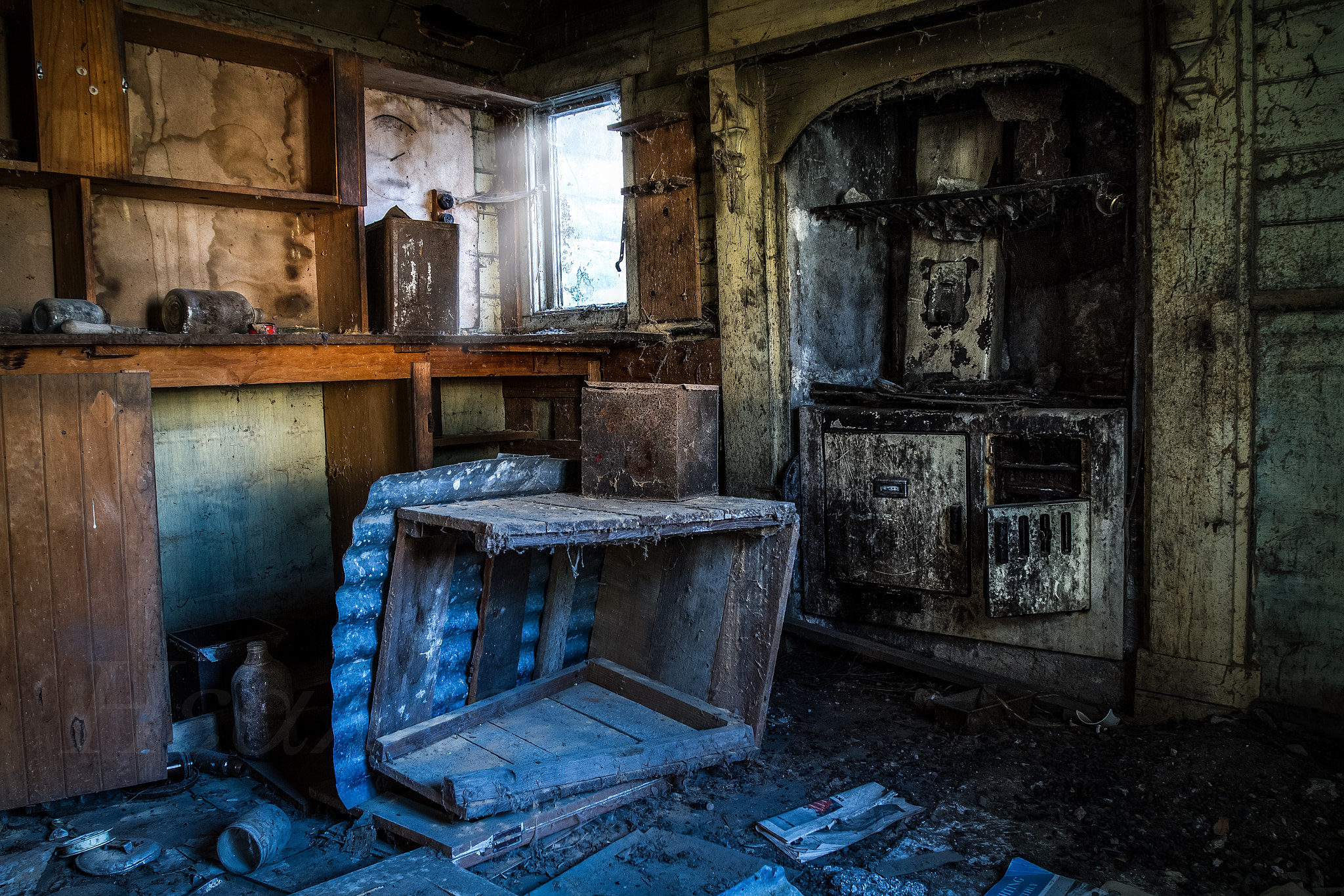 Canon EOS 7D + Canon EF 16-35mm F2.8L USM sample photo. Rustic old kitchen photography