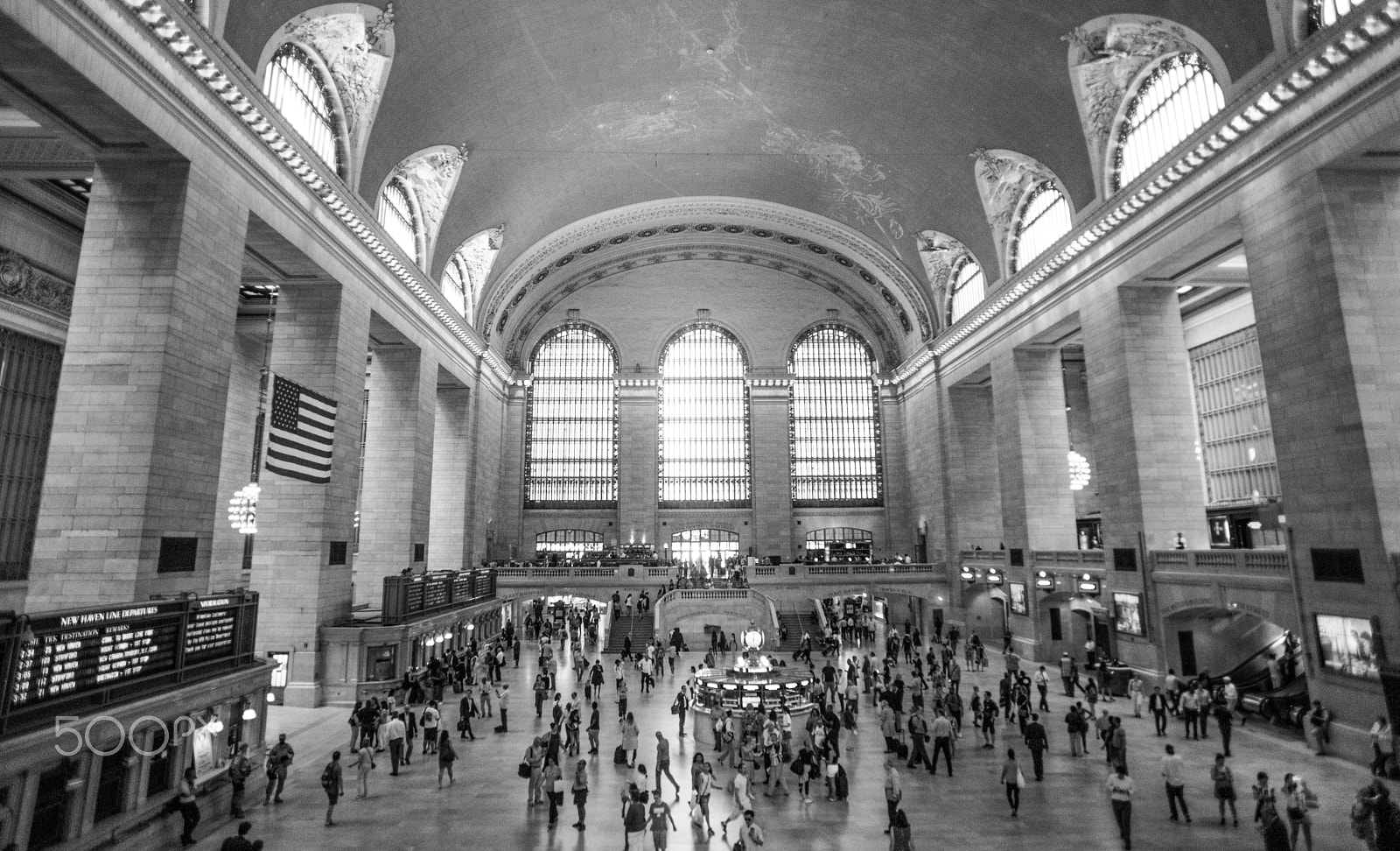 Sony a7 II + Sony 20mm F2.8 sample photo. Gran central station nyc photography