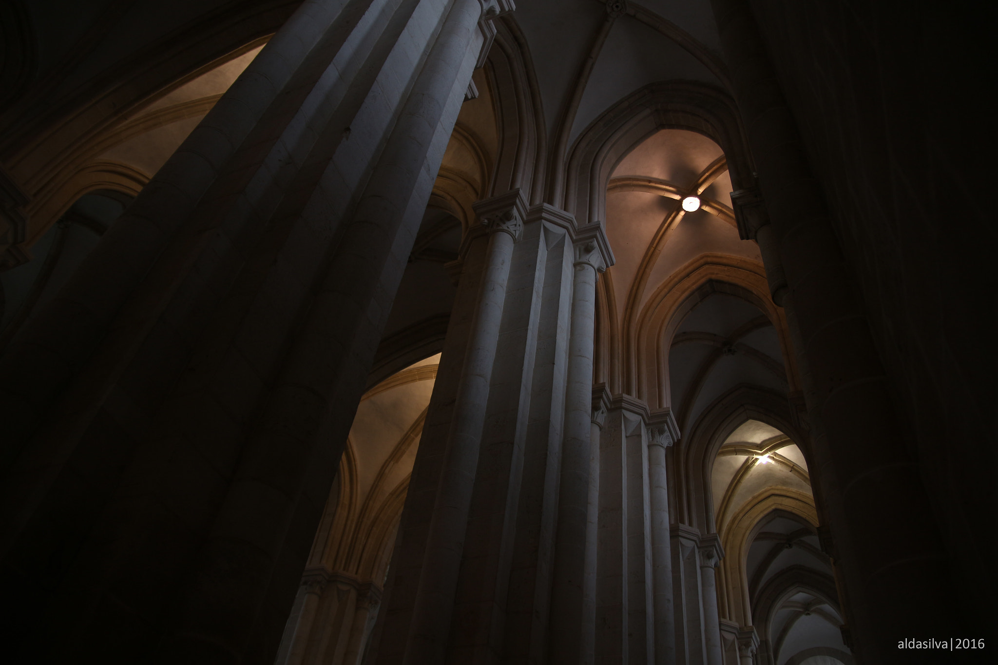 Sigma 17-70mm F2.8-4 DC Macro OS HSM sample photo. Alcobaça (monastery | column) photography