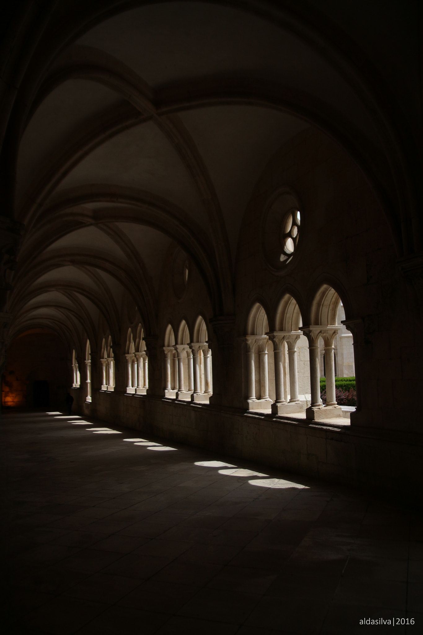 Sigma 17-70mm F2.8-4 DC Macro OS HSM sample photo. Alcobaça  (monastery | light) photography