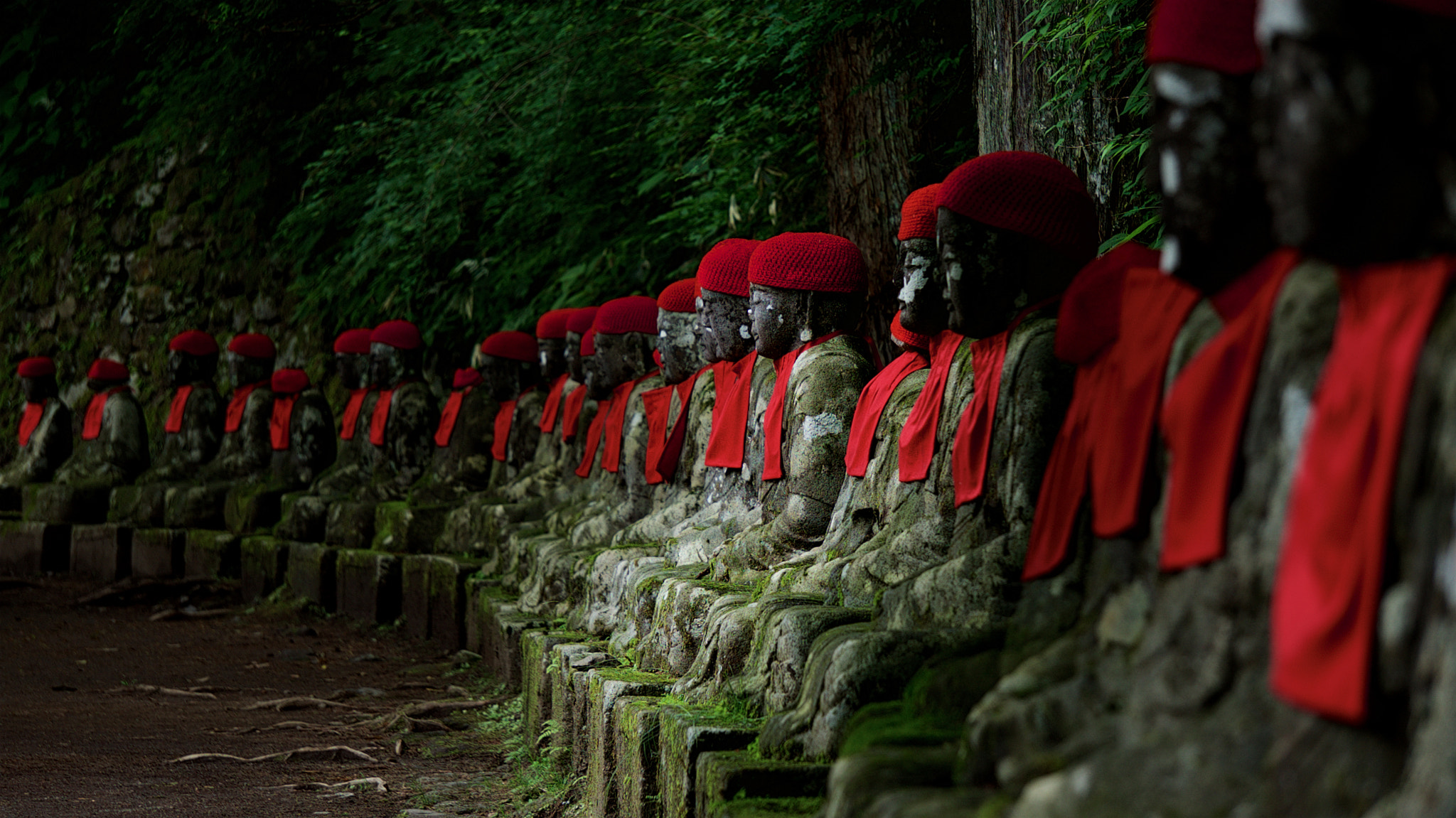 Sony a7S + Sony E 55-210mm F4.5-6.3 OSS sample photo. Buddhist statues in nikko, japan photography