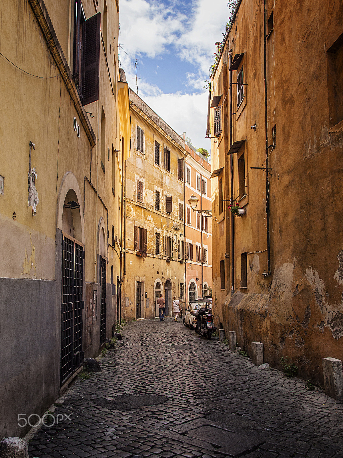 Olympus OM-D E-M5 + Olympus Zuiko Digital 14-54mm F2.8-3.5 II sample photo. Street of trastevere, rome photography