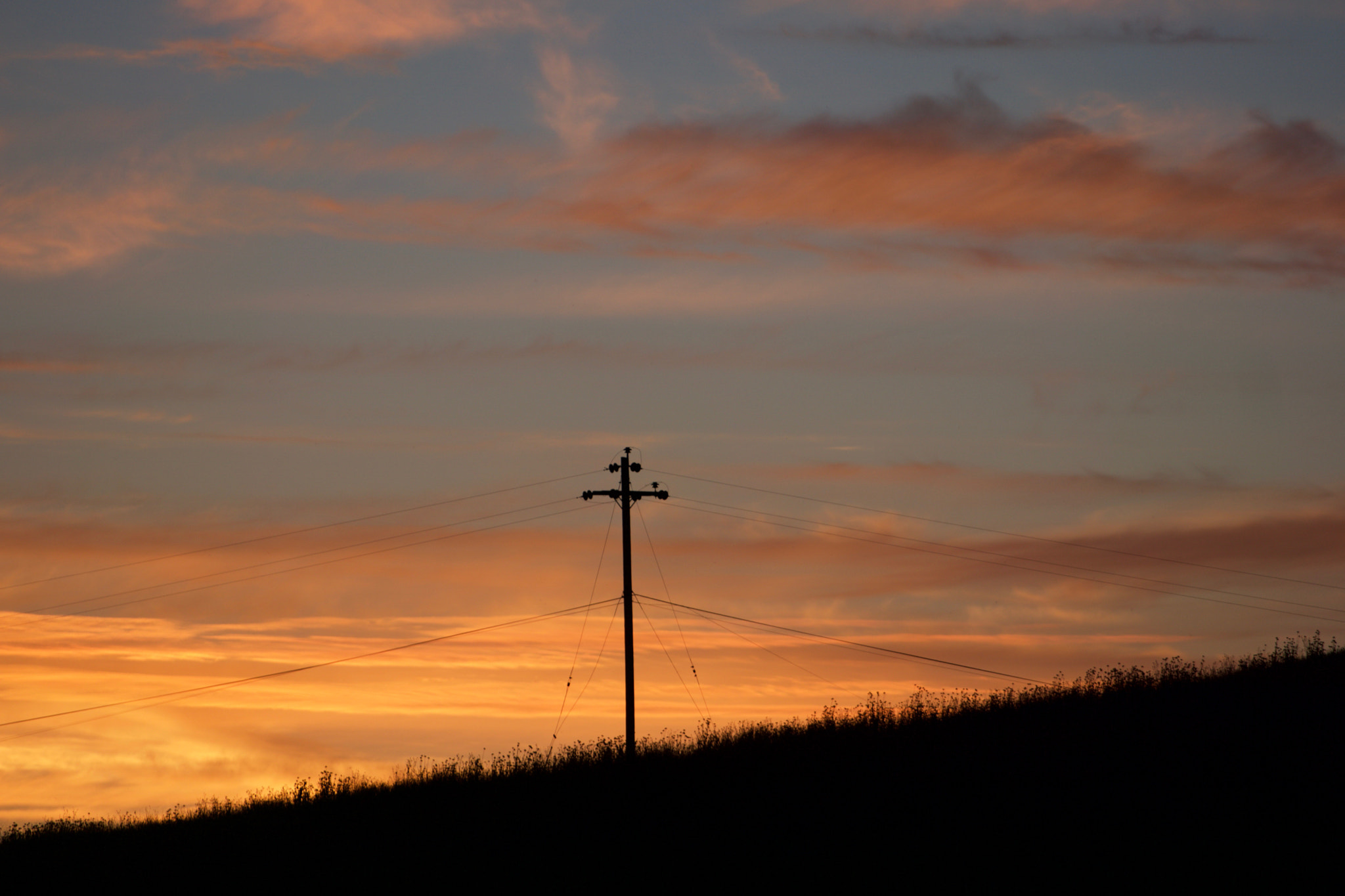 Sony a6000 + Sony FE 70-200mm F4 G OSS sample photo. Power lines in sunset photography