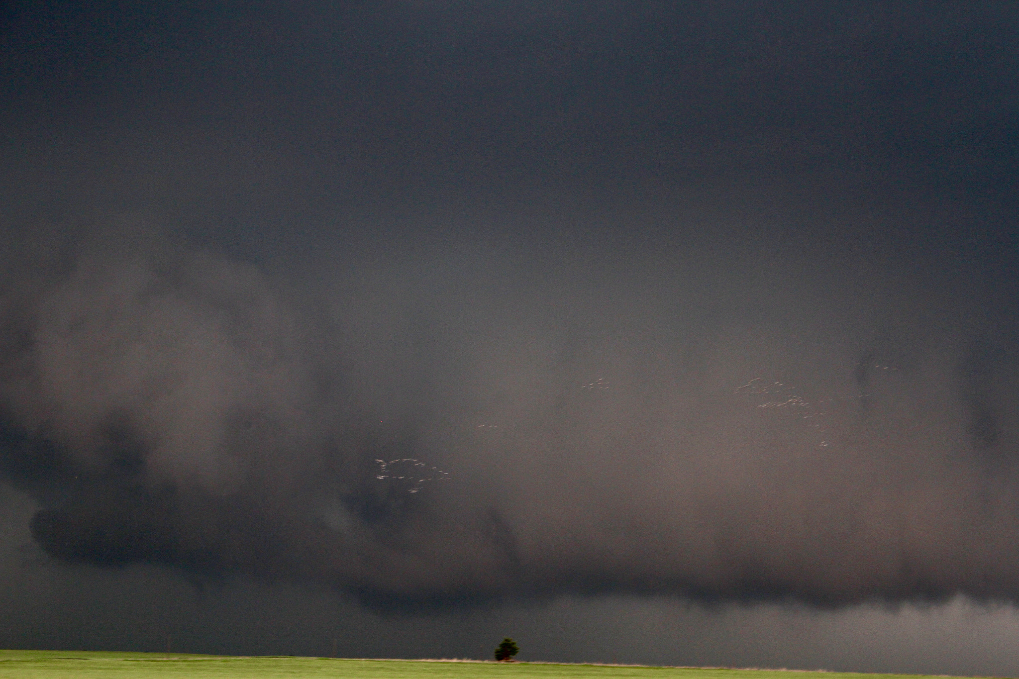 Canon EF-S 18-55mm F3.5-5.6 IS II sample photo. Storm cloud in kansas photography