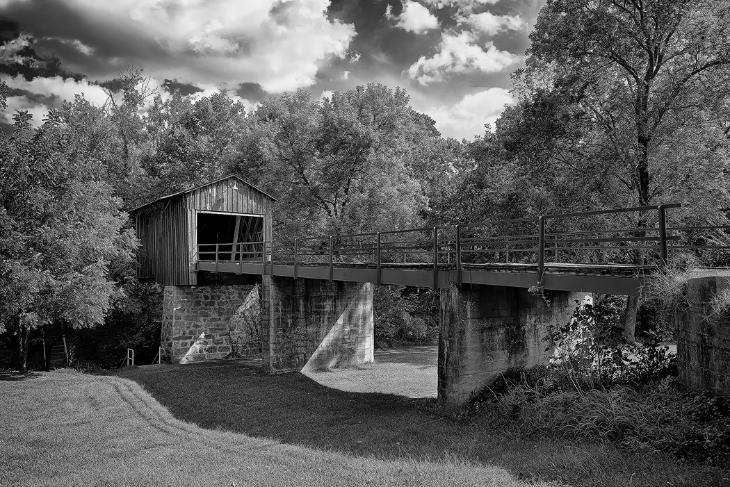 Leica Elmarit-M 28mm F2.8 ASPH sample photo. Covered bridge photography
