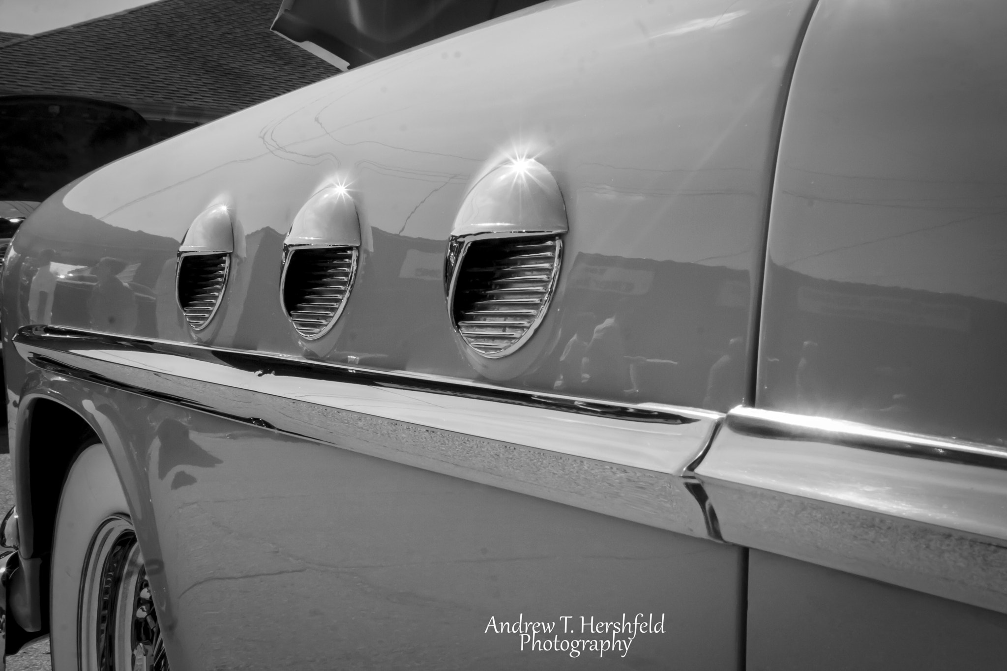 Canon EF 28-80mm f/3.5-5.6 sample photo. Oldsmobile portholes photography