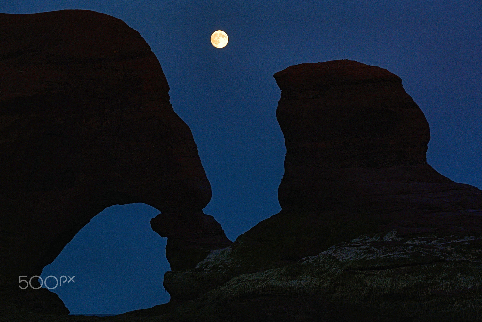 Nikon 1 Nikkor VR 30-110mm F3.8-5.6 sample photo. Moonrise over sea stack and arch iv photography