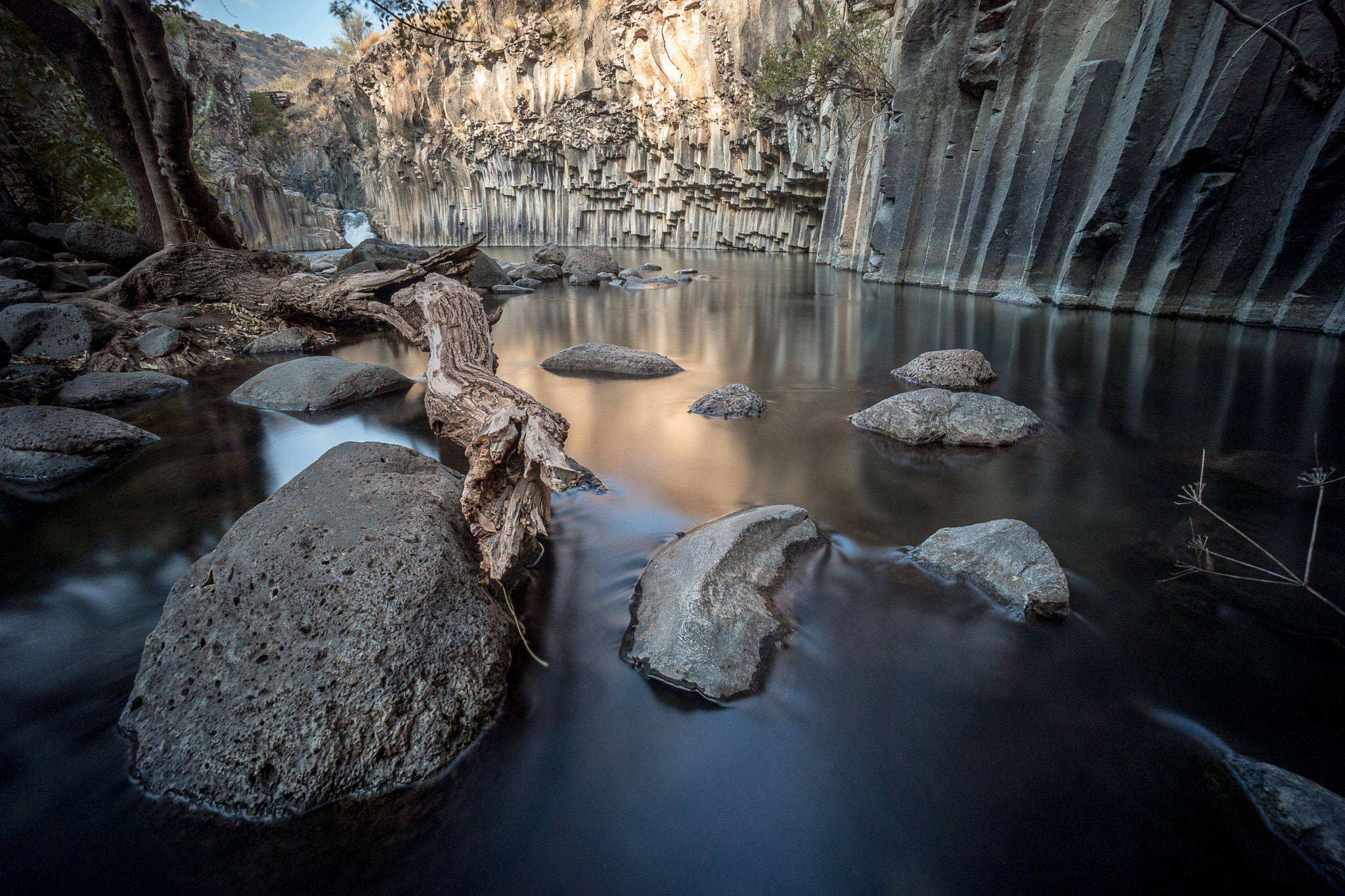 Sony Alpha NEX-7 + Sony E 10-18mm F4 OSS sample photo. The hexagons pool photography