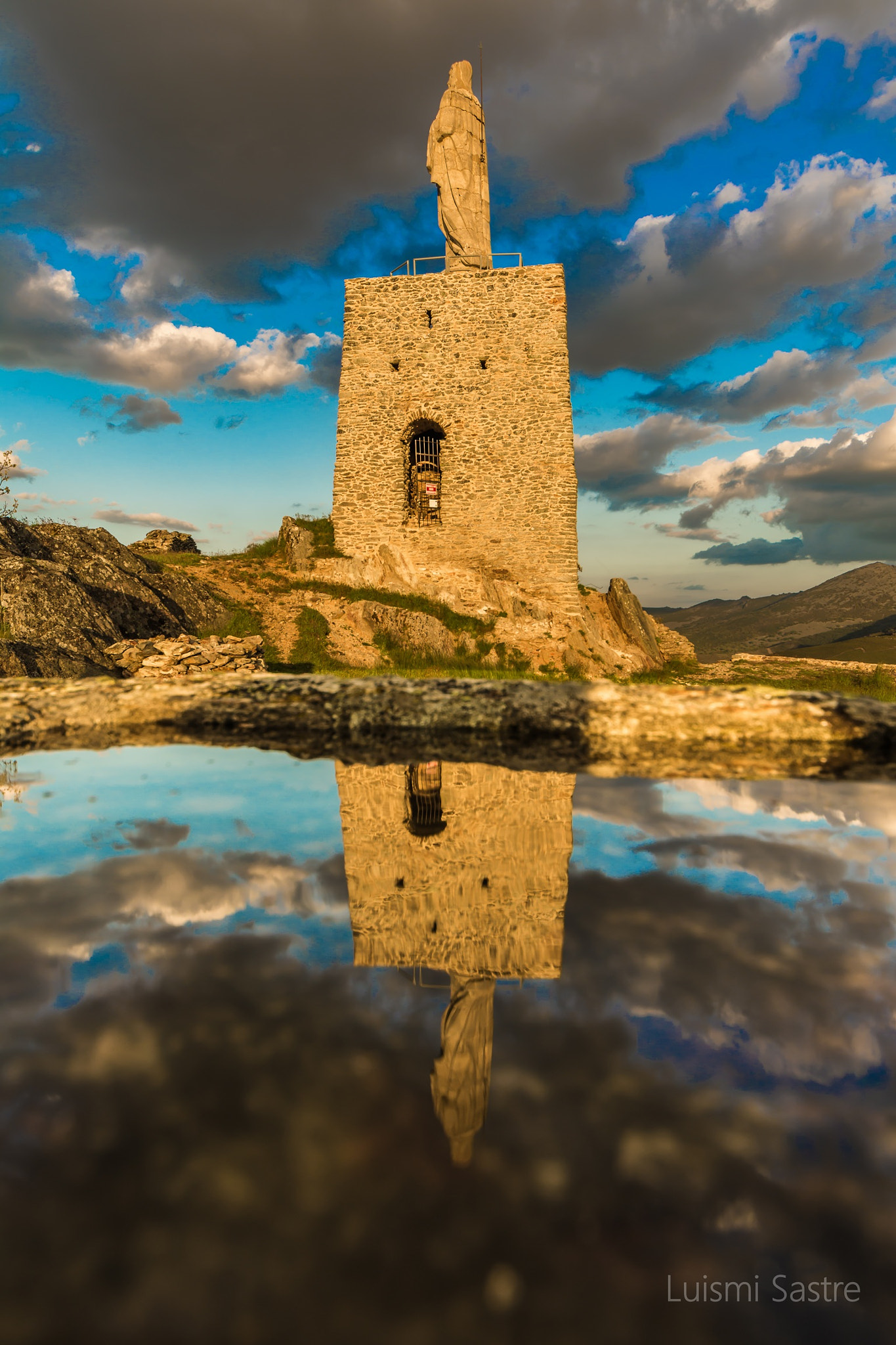 Sigma 8-16mm F4.5-5.6 DC HSM sample photo. Castillo de peñarramiro photography