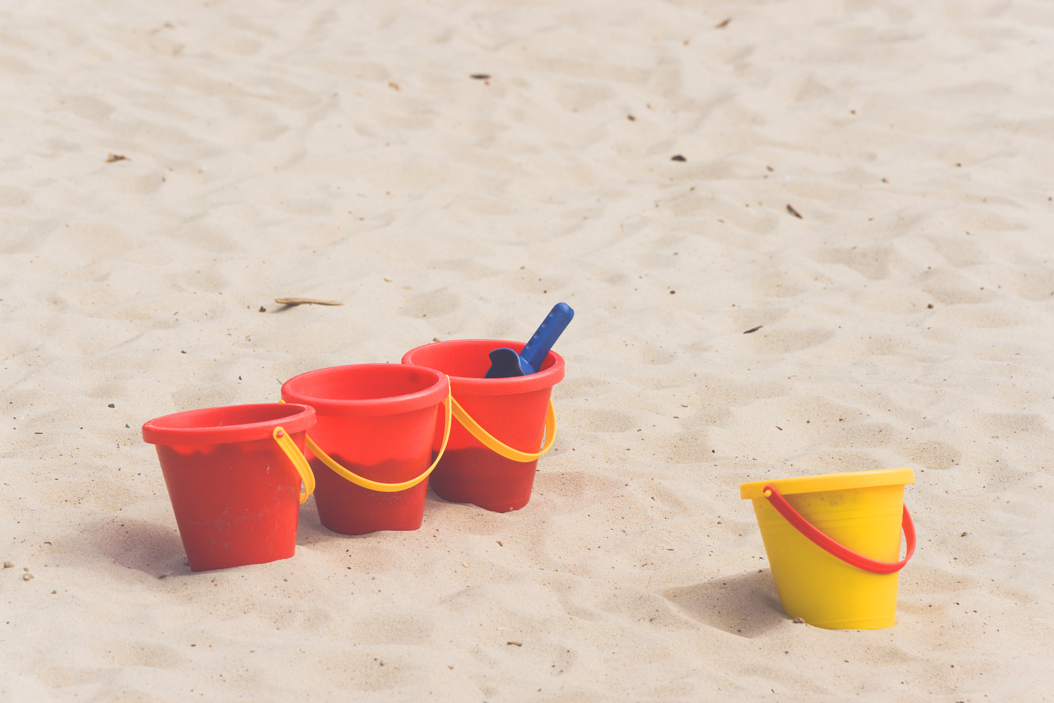 Sony 70-400mm F4-5.6 G SSM II sample photo. Kids toys in a sandbox photography