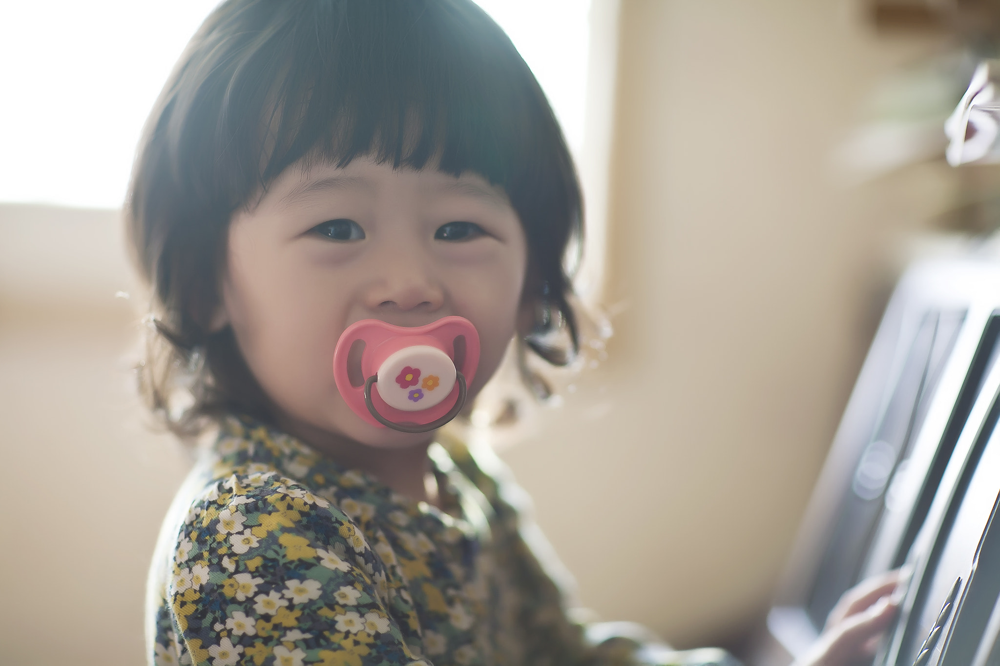 Canon EOS 5D + Canon EF 85mm F1.2 sample photo. Play the piano photography