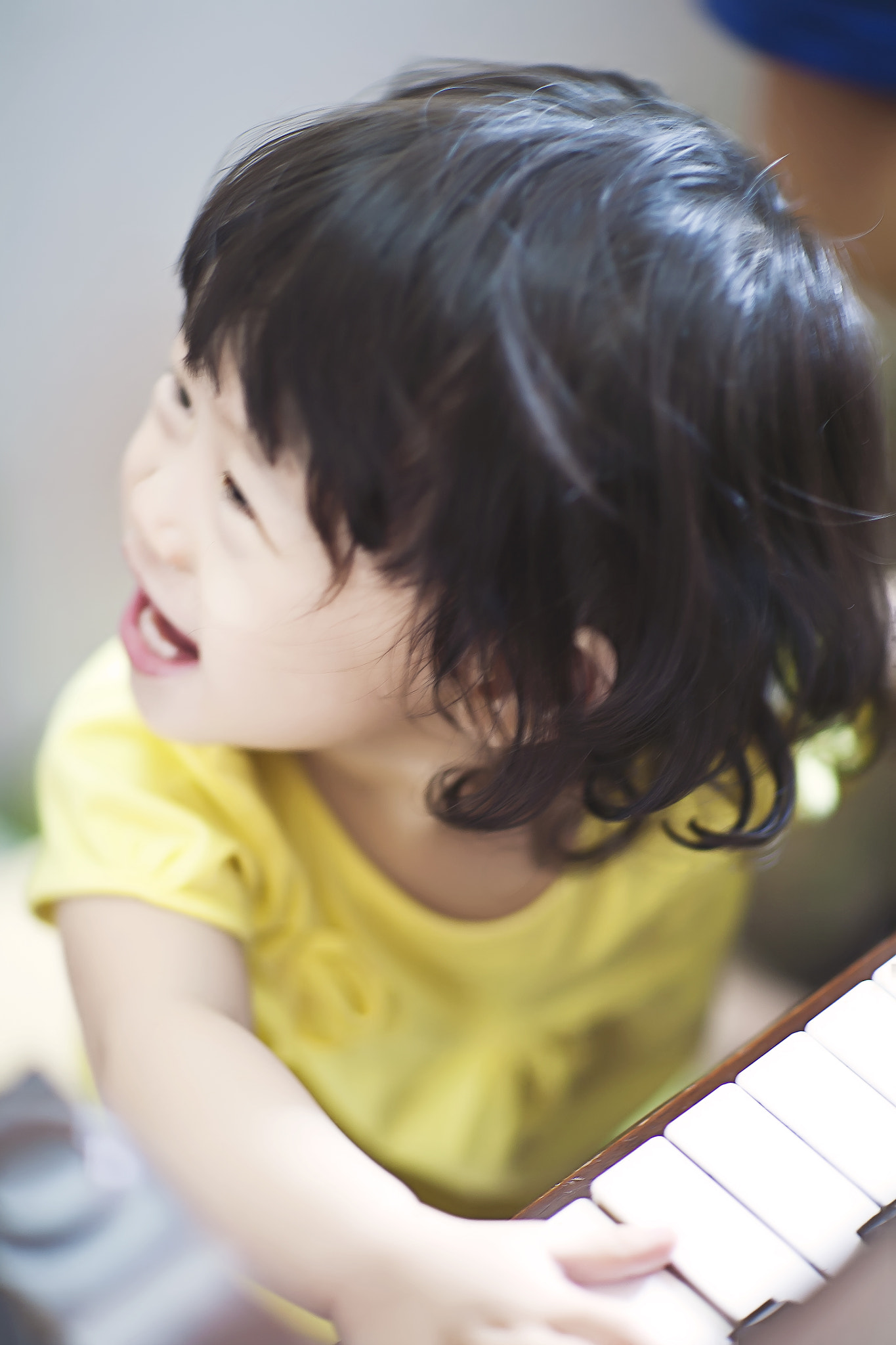 Canon EOS 5D + Canon EF 85mm F1.2 sample photo. Play the piano photography