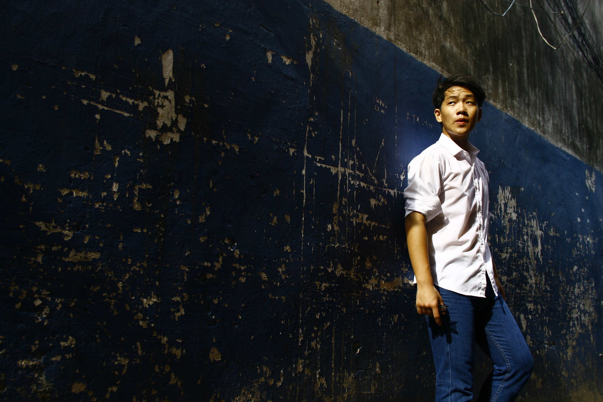 Canon EOS 30D sample photo. Darkness & light photography