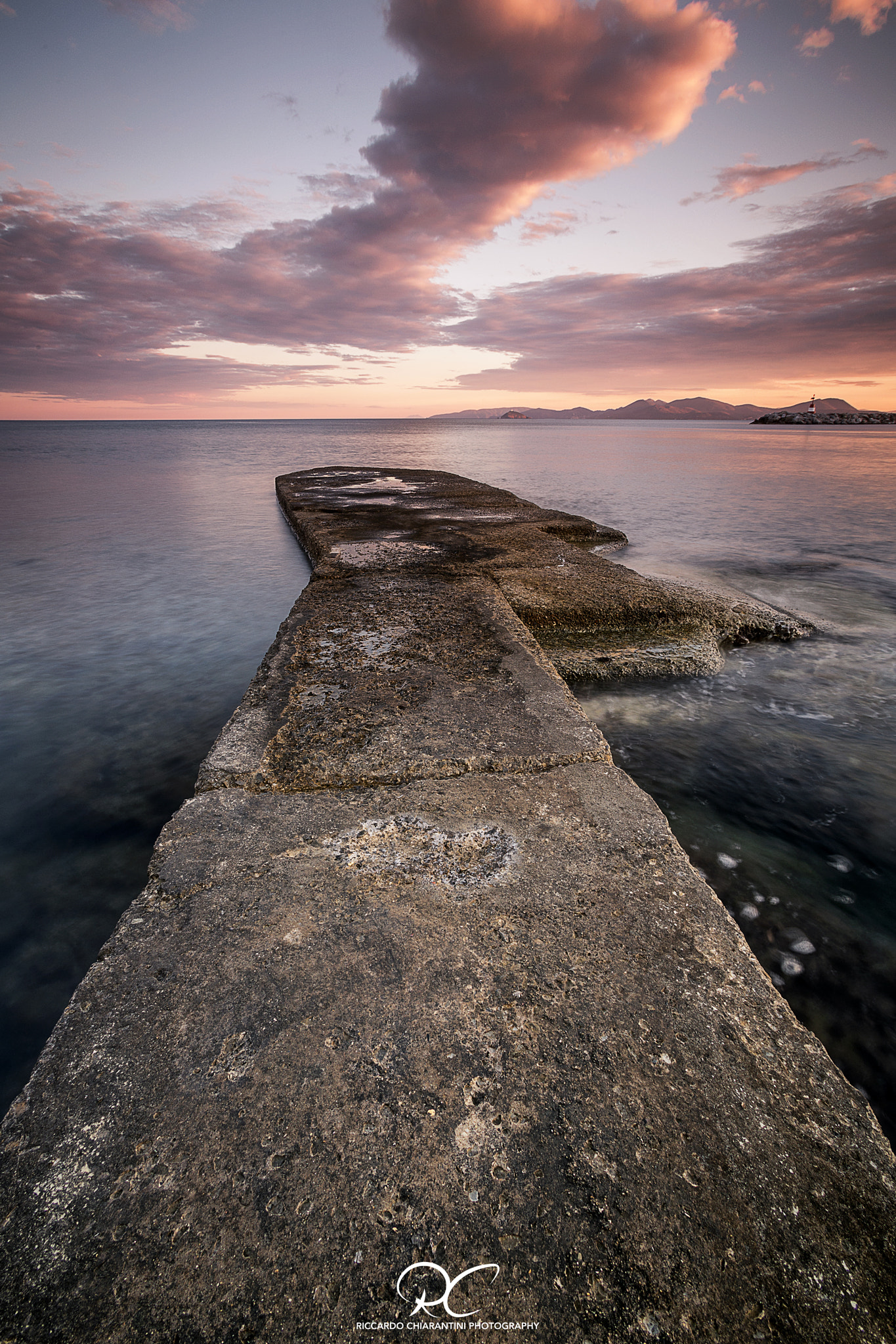 Canon EOS 6D + Canon EF 17-35mm f/2.8L sample photo. Salivoli sunset photography