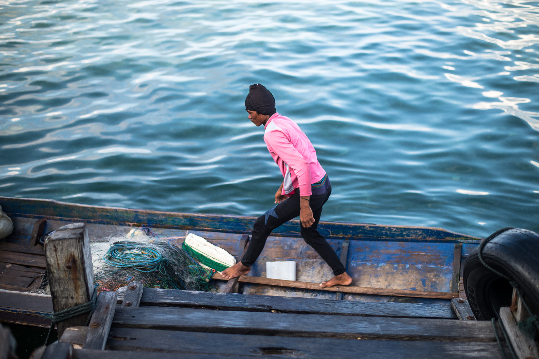 Nikon D4S + Nikon AF-S Nikkor 50mm F1.8G sample photo. Bajau fisherman photography