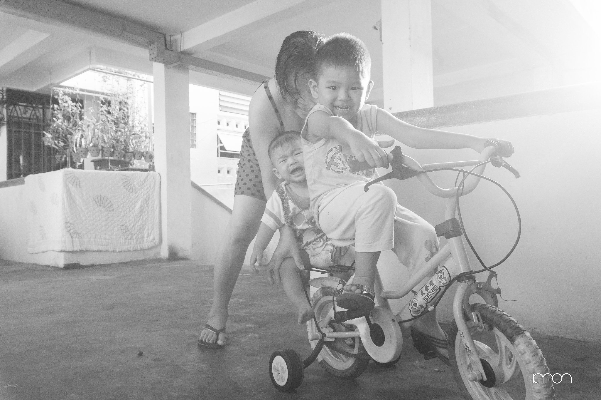 Sony Alpha NEX-5N sample photo. Chay xe photography