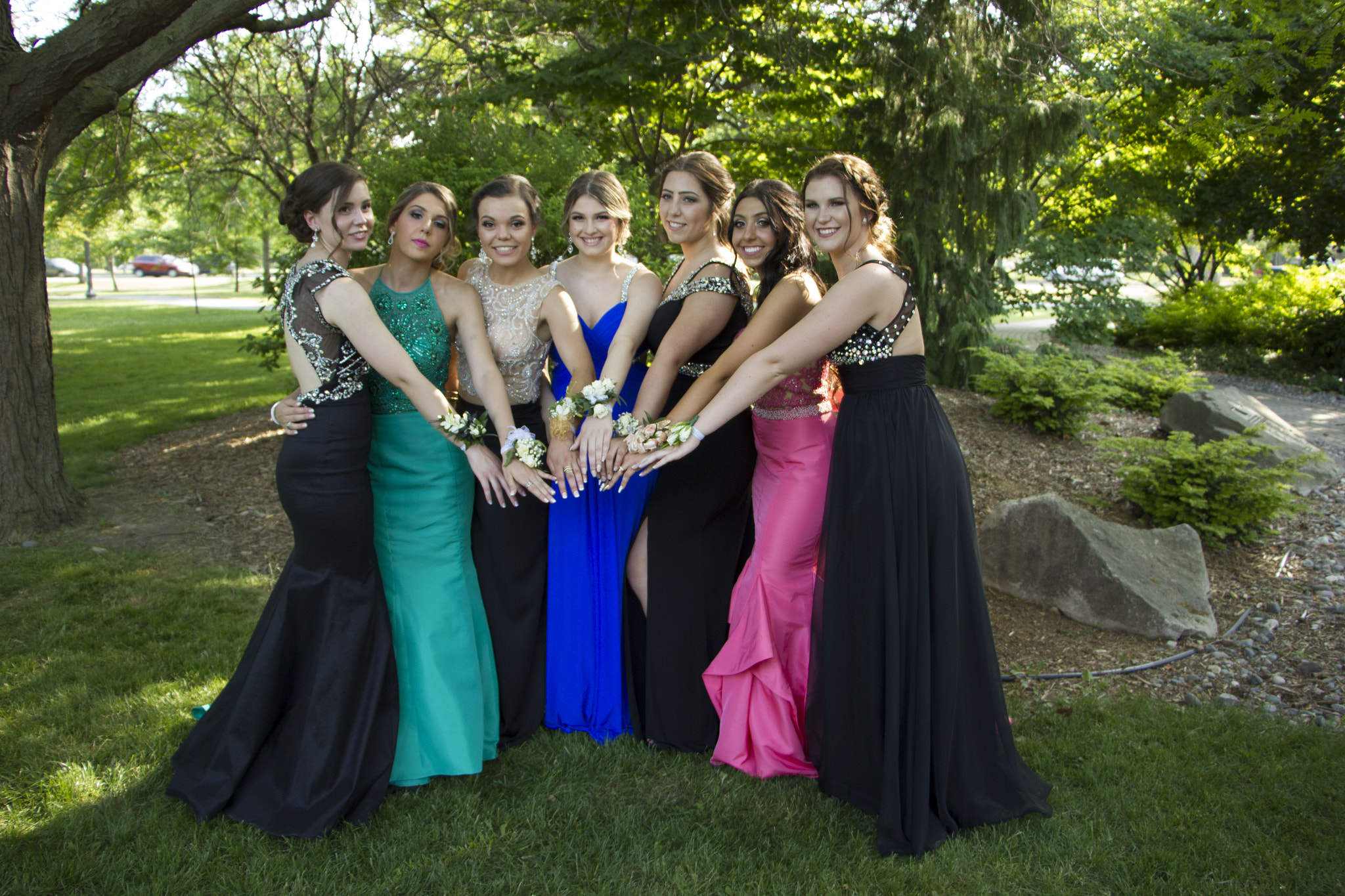 Canon EOS 550D (EOS Rebel T2i / EOS Kiss X4) sample photo. Prom girls photography