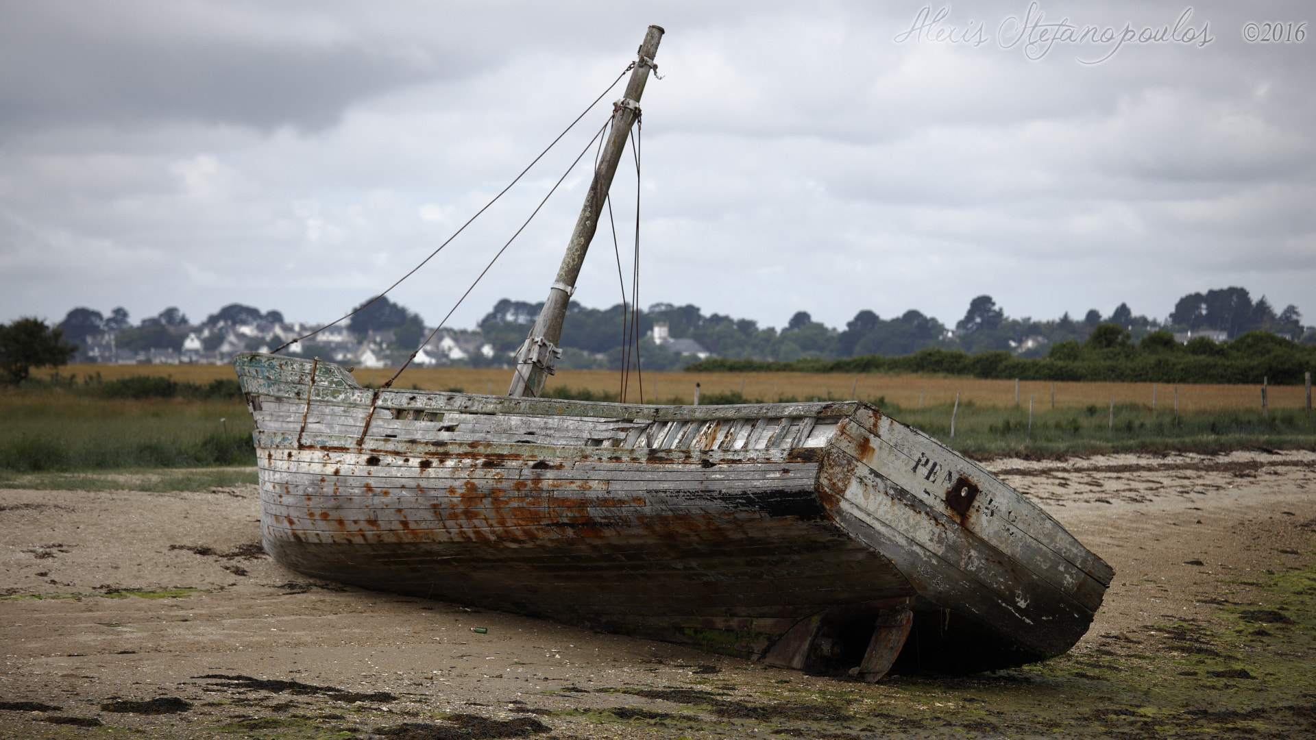 Canon EOS 5DS + Canon EF 70-200mm F4L IS USM sample photo. Wrecked ship photography