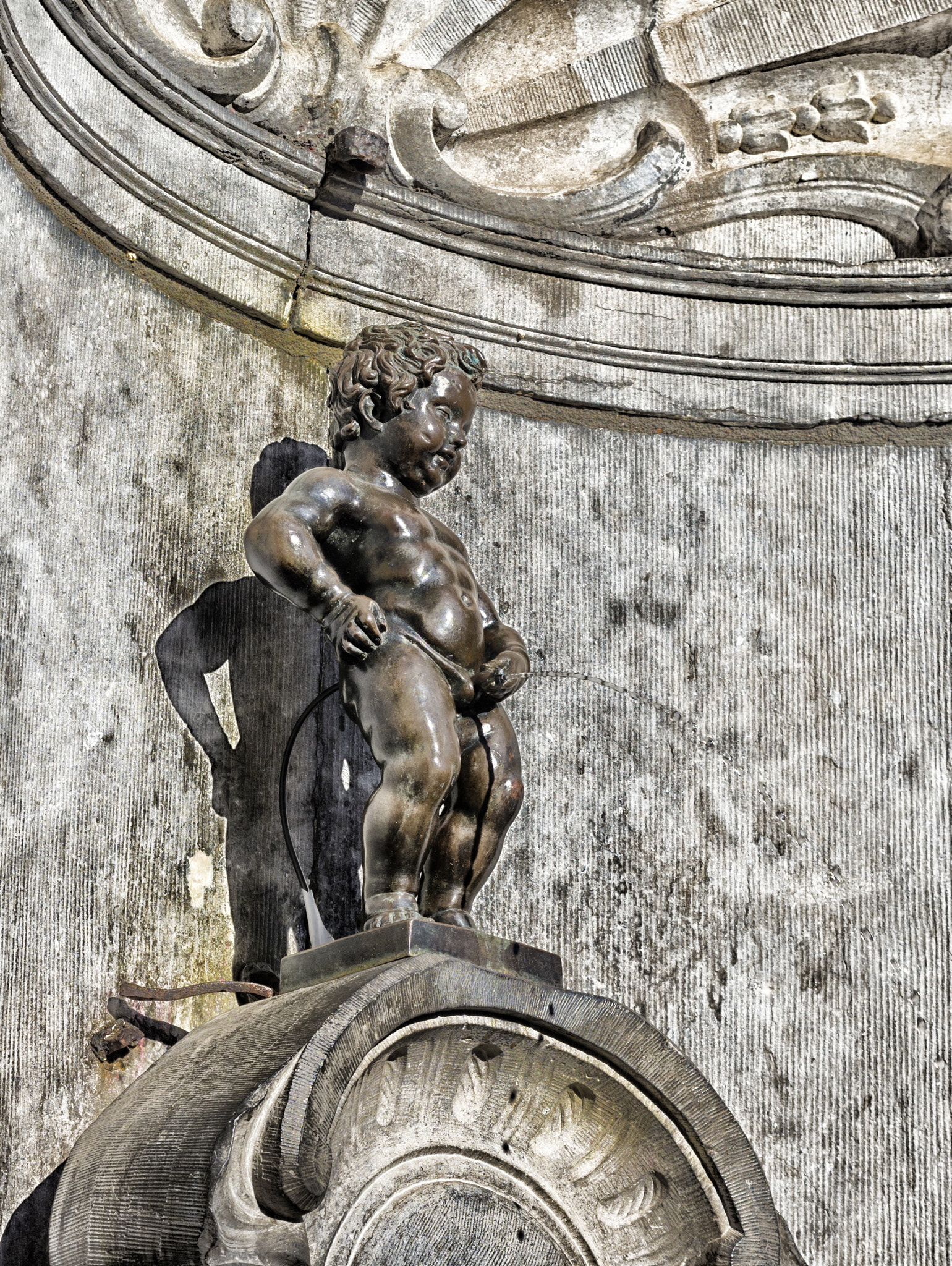 Pentax K-5 IIs sample photo. Manneken pis in brussels photography