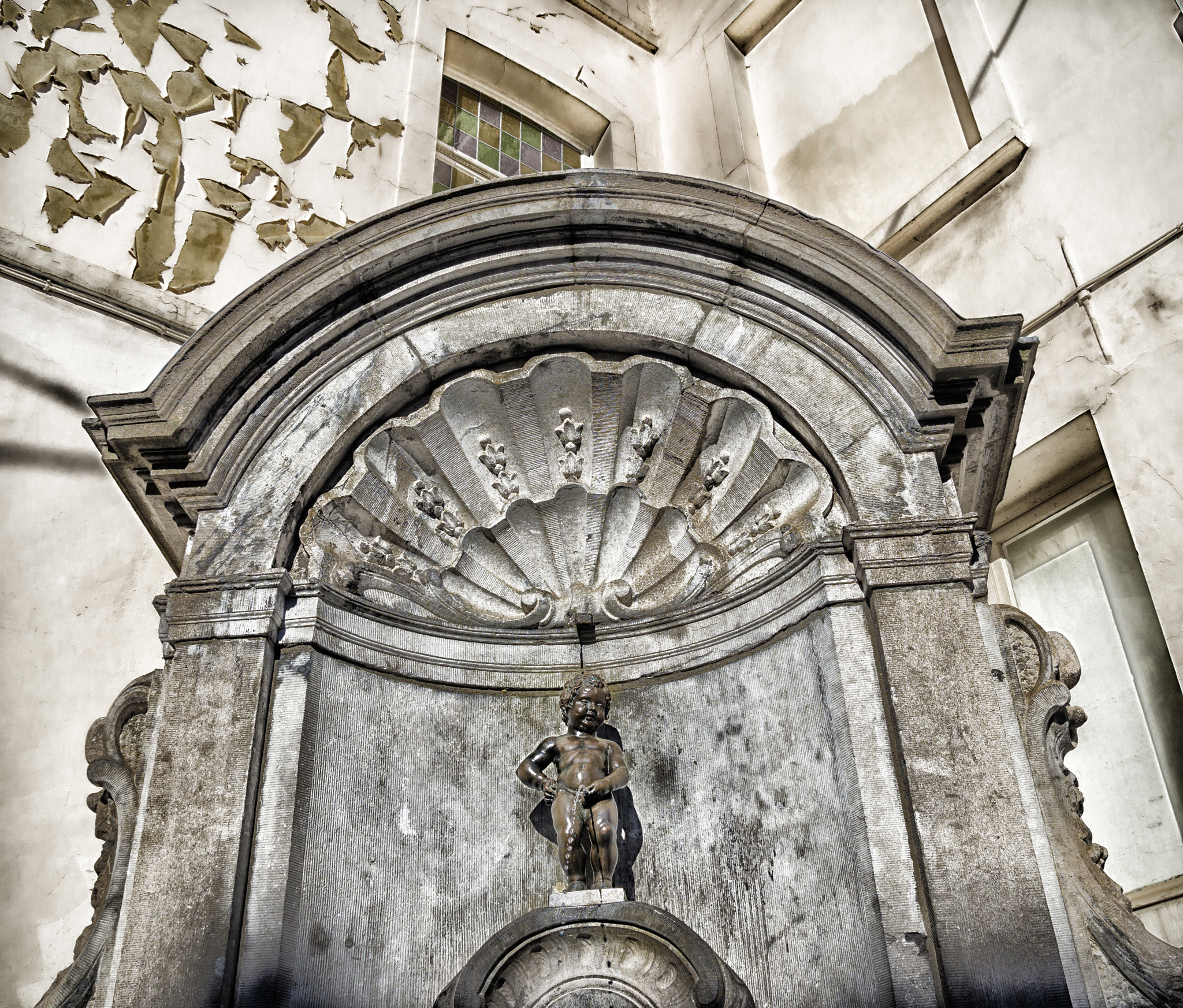 Pentax K-5 IIs sample photo. Manneken pis in brussels photography