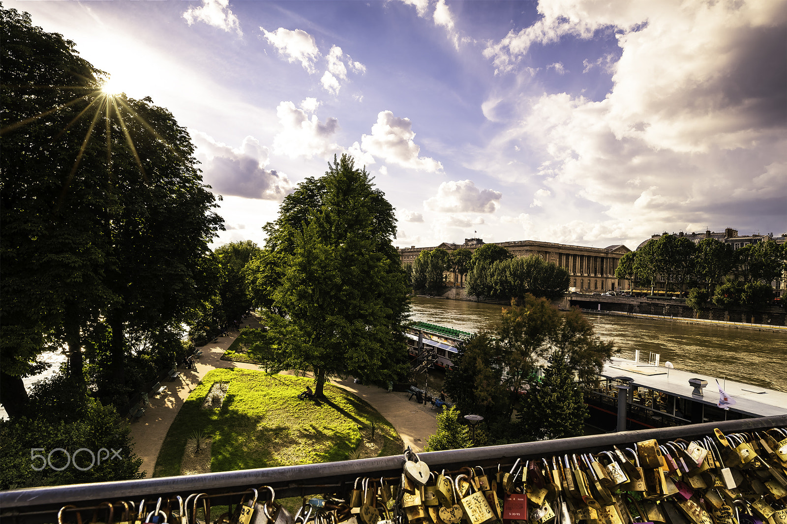 Canon EOS 5DS + Sigma 20mm F1.4 DG HSM Art sample photo. The louvre seen from the pont neuf - paris, france photography